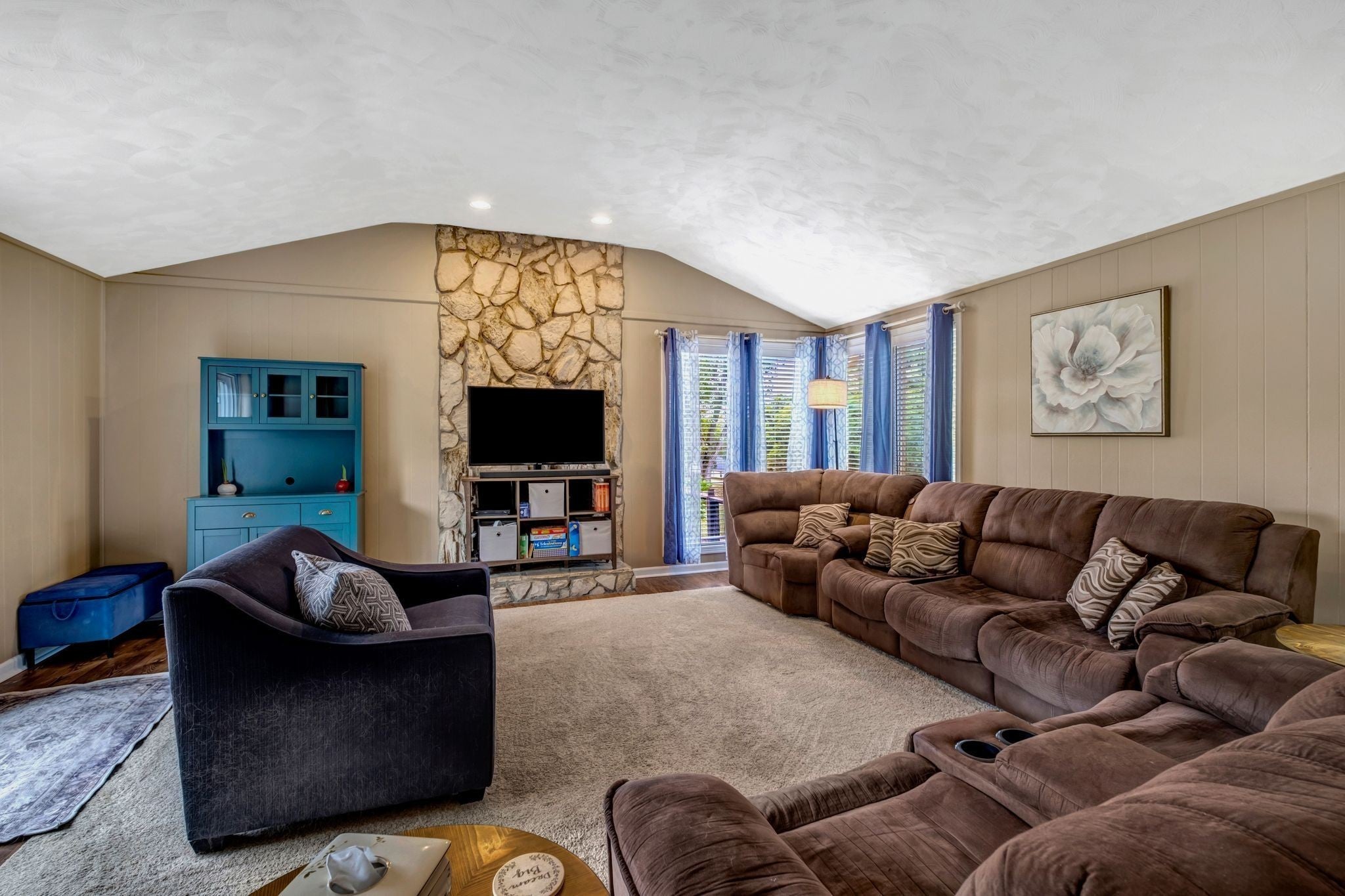 622 Oakwood Ter