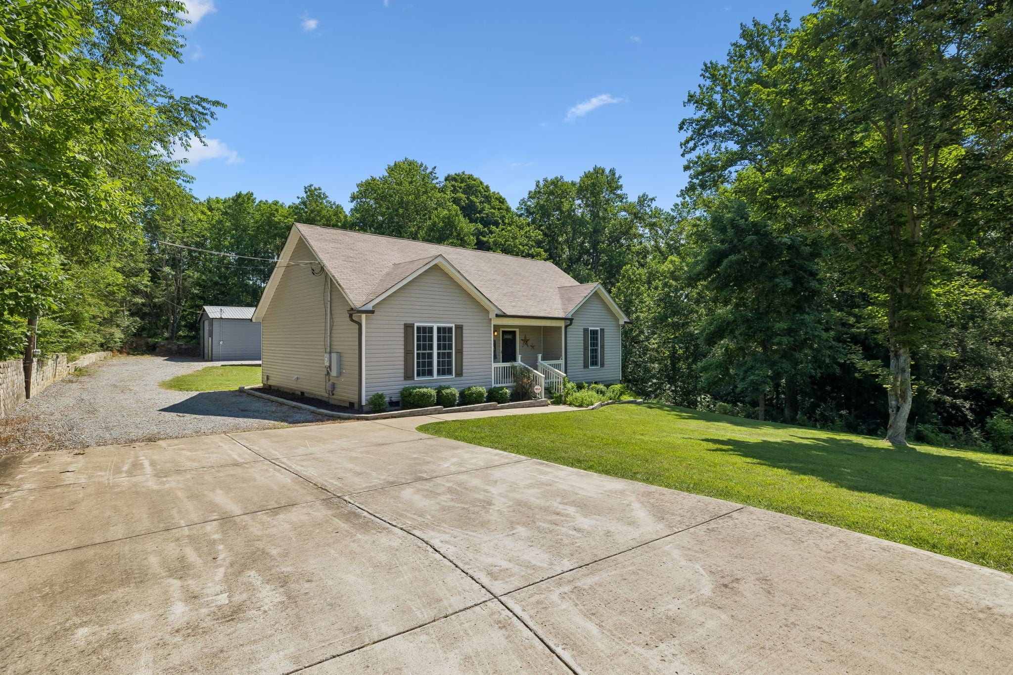 1179 Abernathy Rd