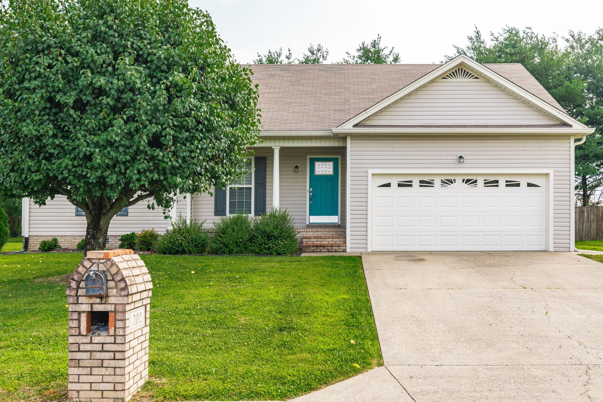 202 Putter Point Dr