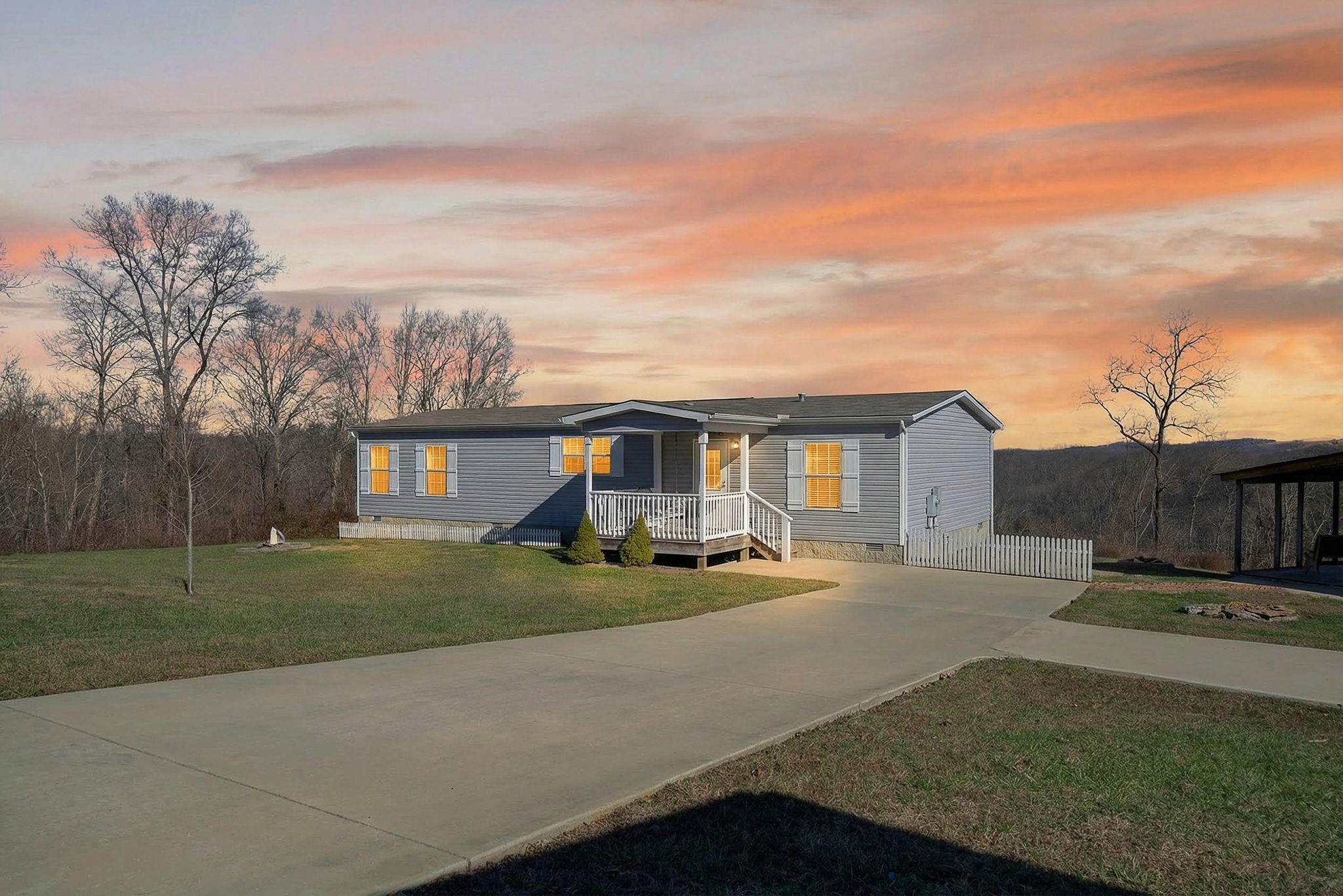 39 Old Highway 52 SE