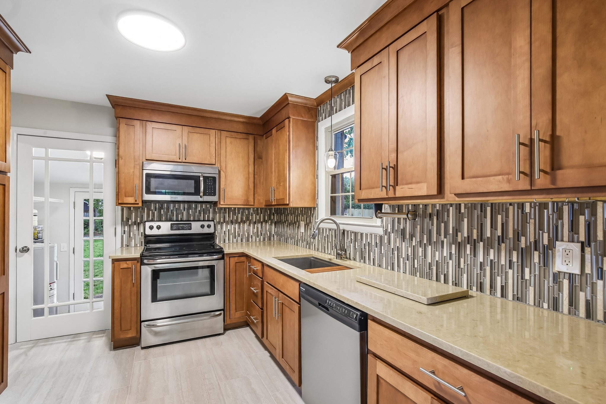 1705 Lillian St
