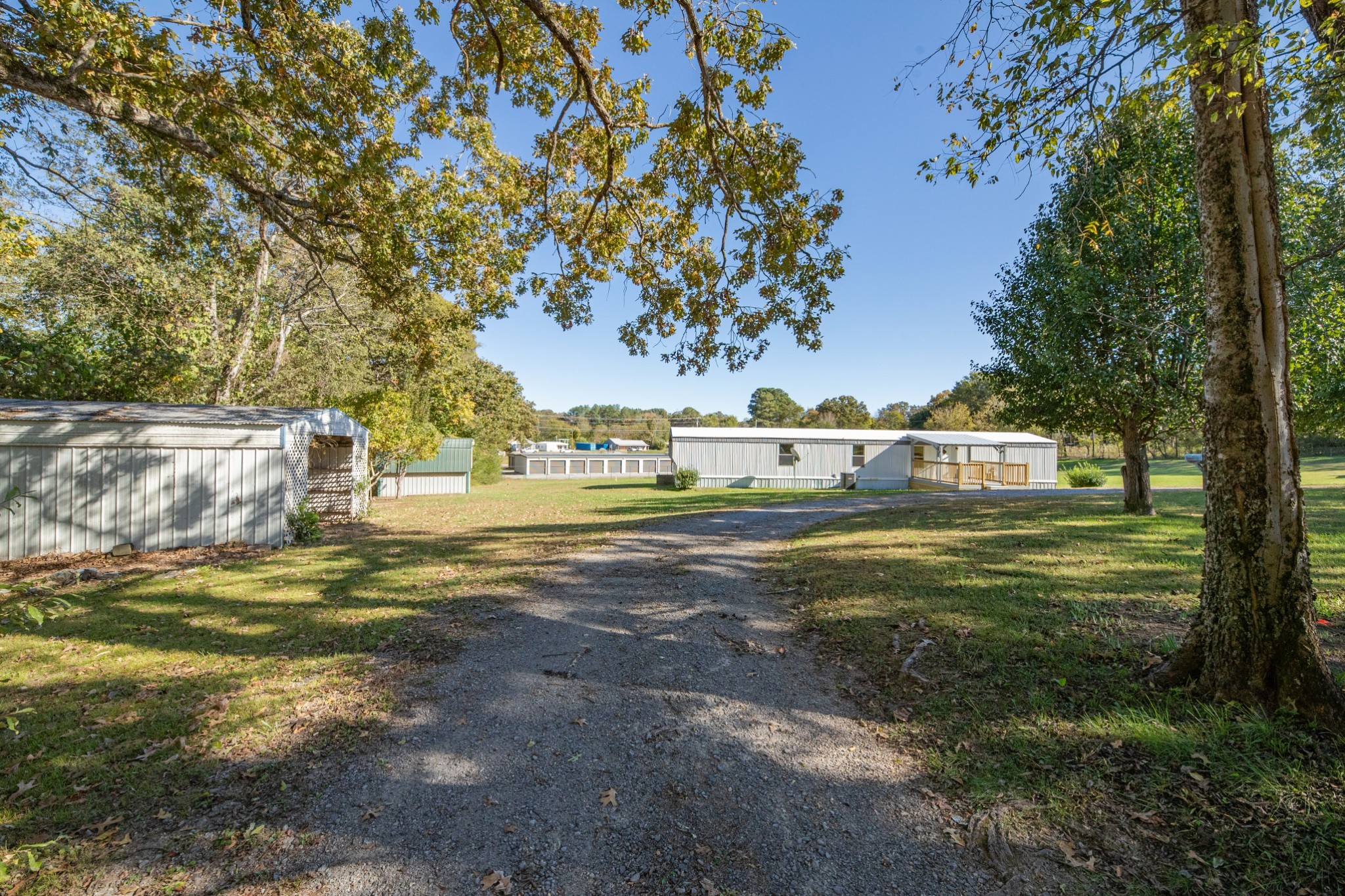 990 Community Rd