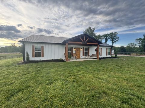 5414 Highway 49 W Vanleer TN 37181