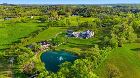 4810 Scenic Oaks Ln Thompsons Station TN 37179