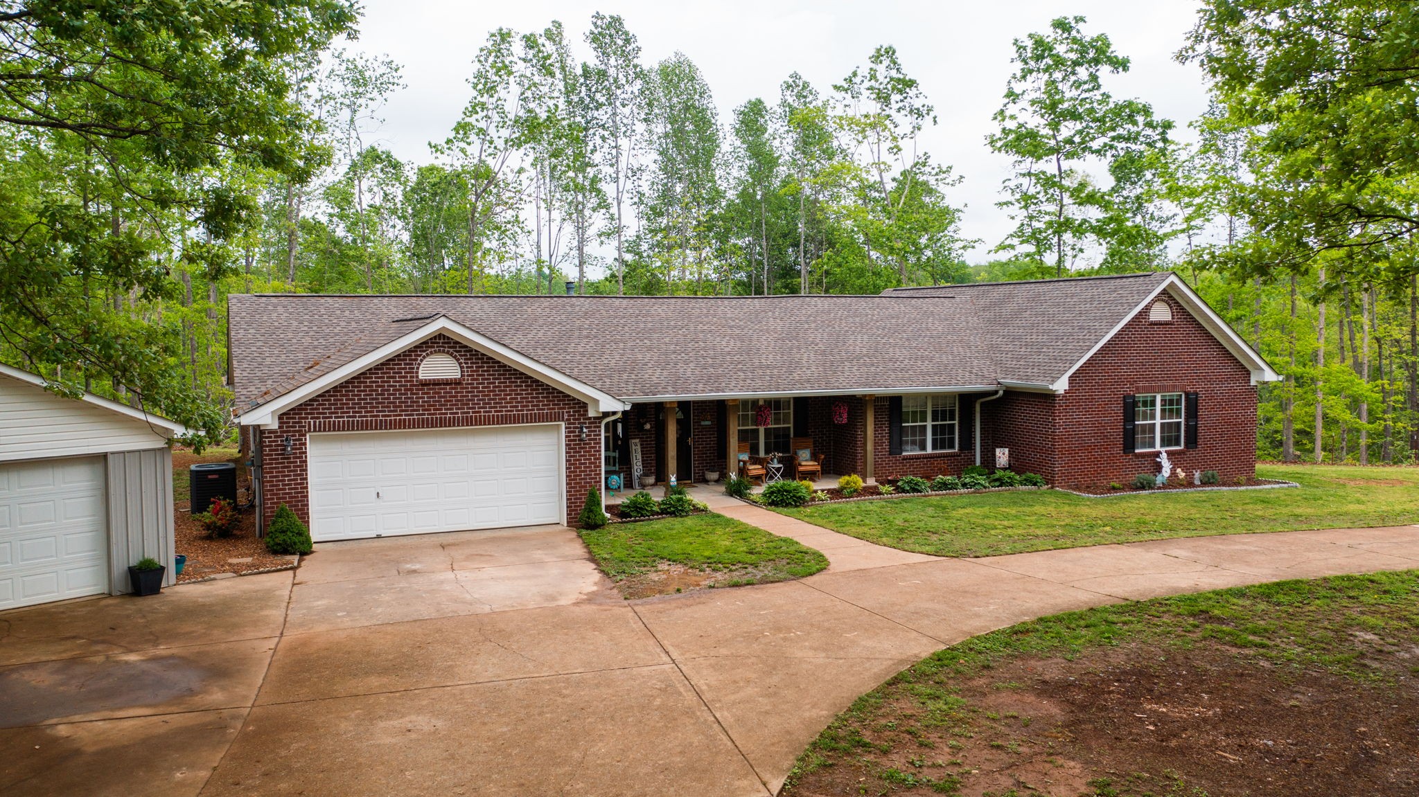 48 Sweet Springs Rd