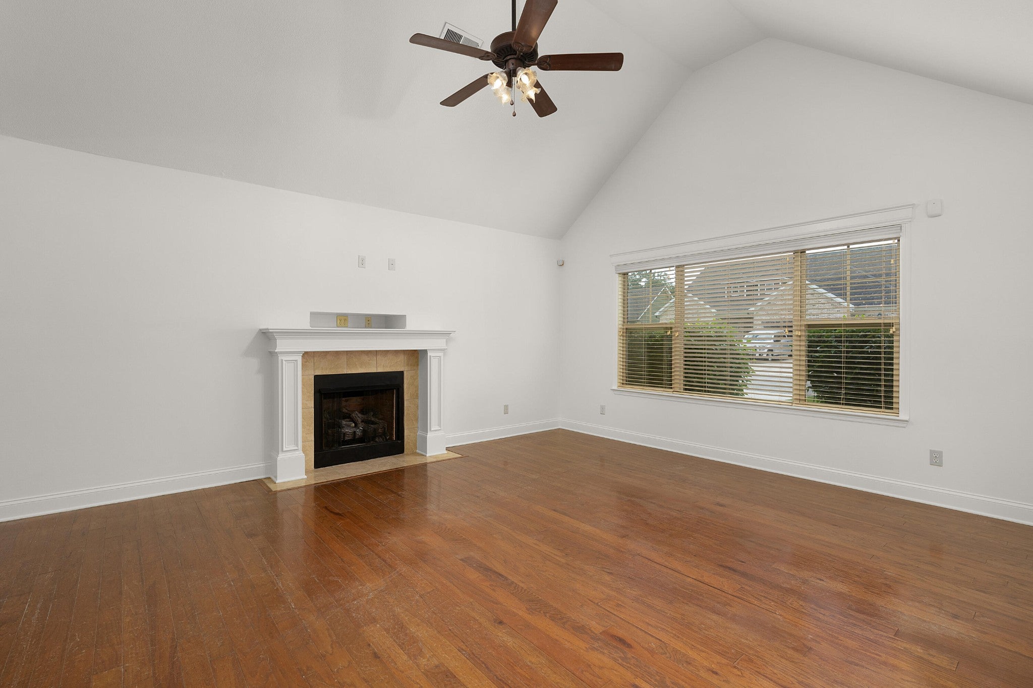 3384 Willow Lake Circle
