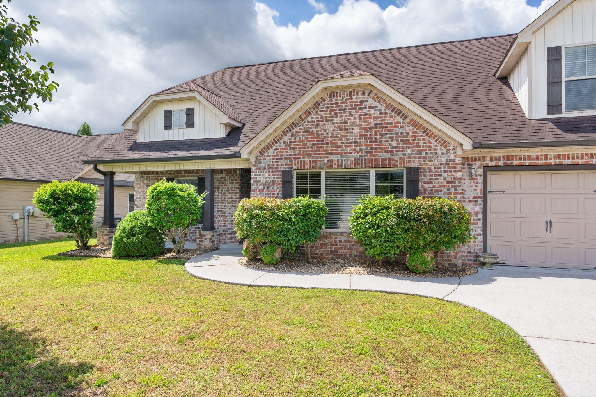 3384 Willow Lake Circle