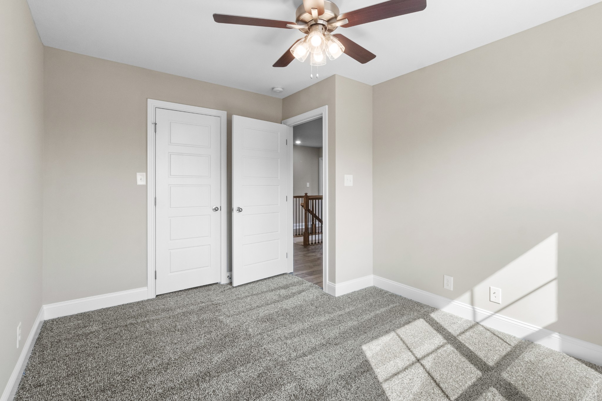 Clarksville, Tennessee 37043, United States, 5 Bedrooms Bedrooms, ,3 BathroomsBathrooms,Residential,Active,58060