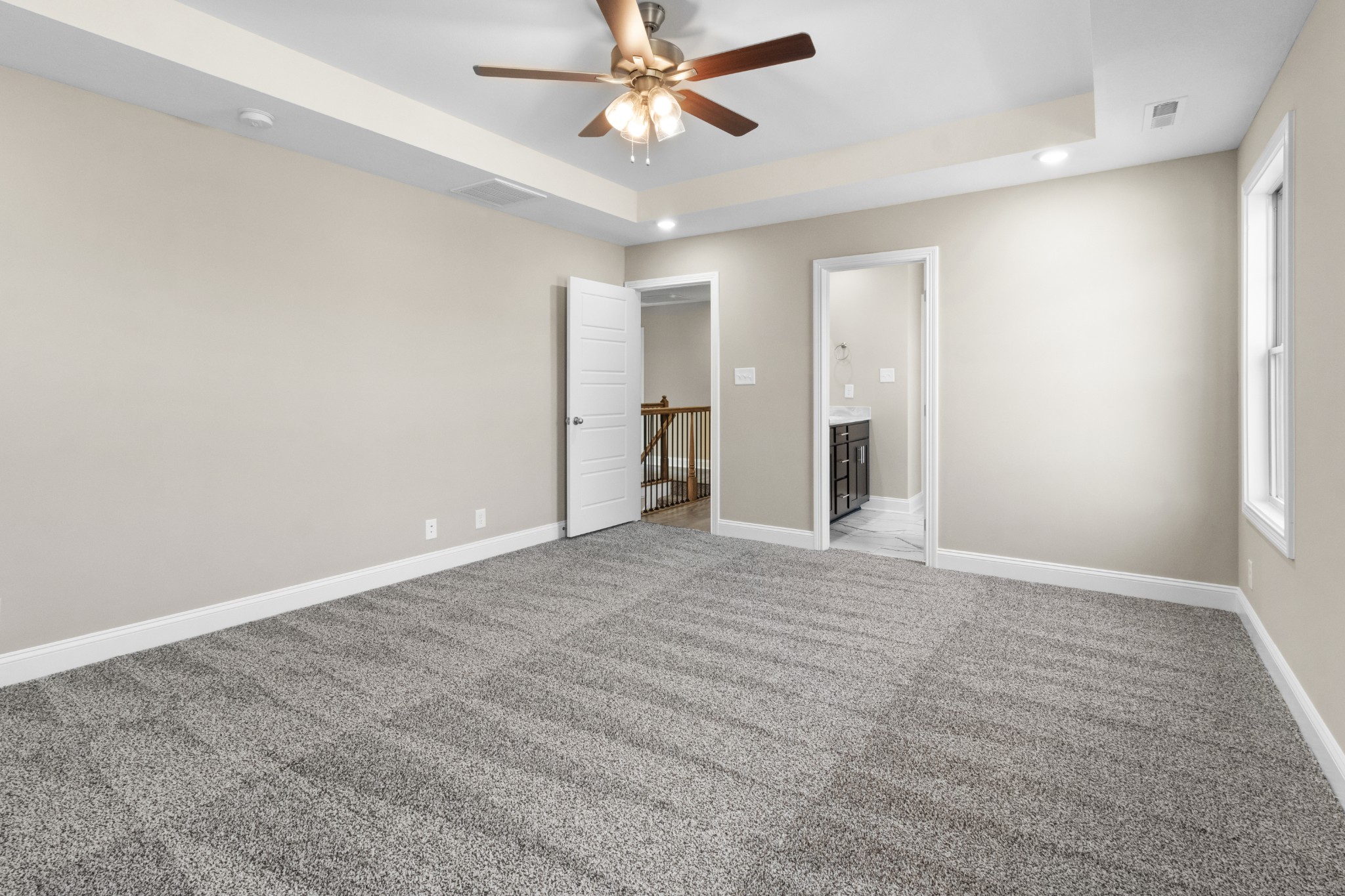 Clarksville, Tennessee 37043, United States, 5 Bedrooms Bedrooms, ,3 BathroomsBathrooms,Residential,Active,58060