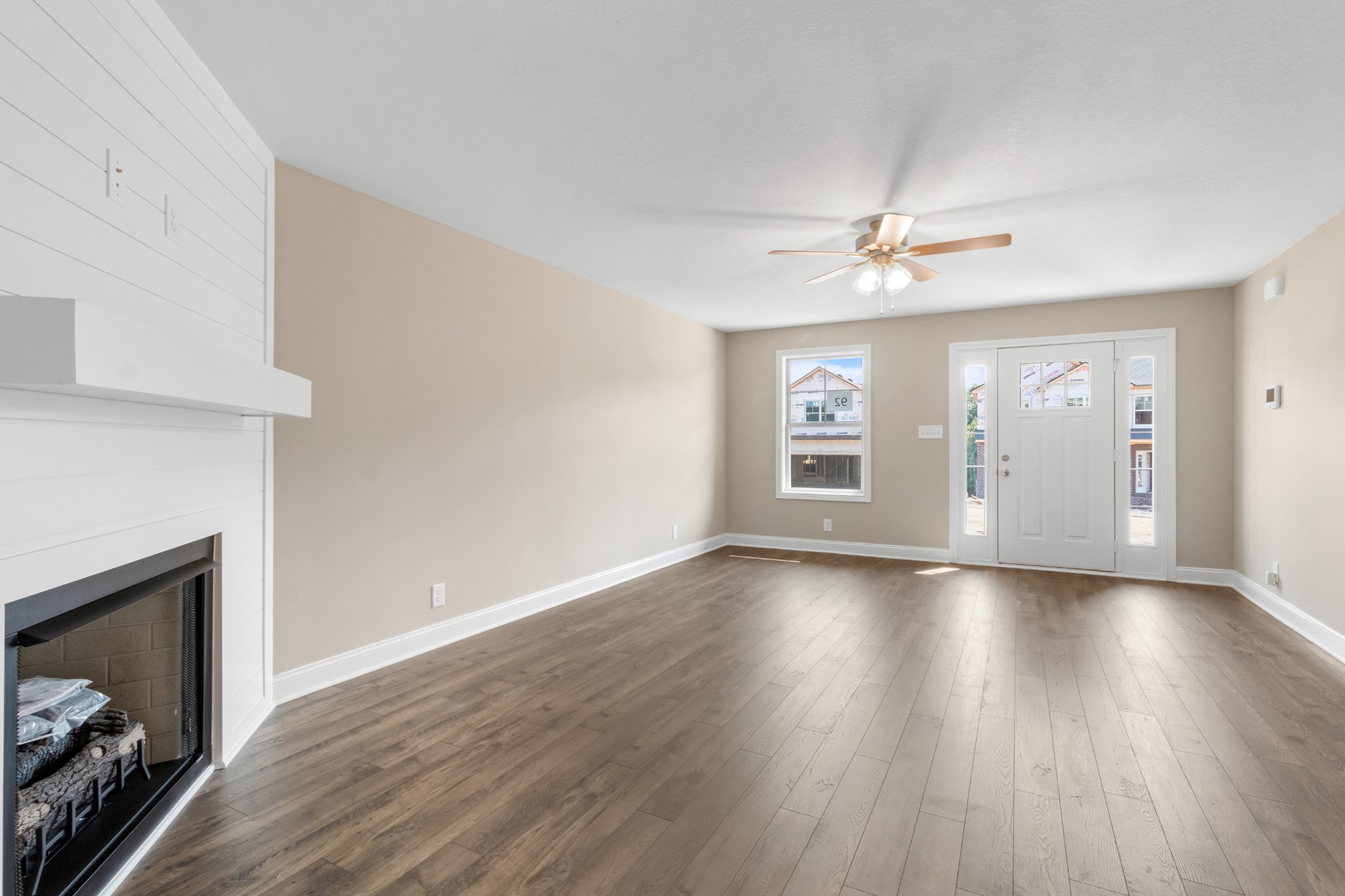 Clarksville, Tennessee 37043, United States, 5 Bedrooms Bedrooms, ,3 BathroomsBathrooms,Residential,Active,58060