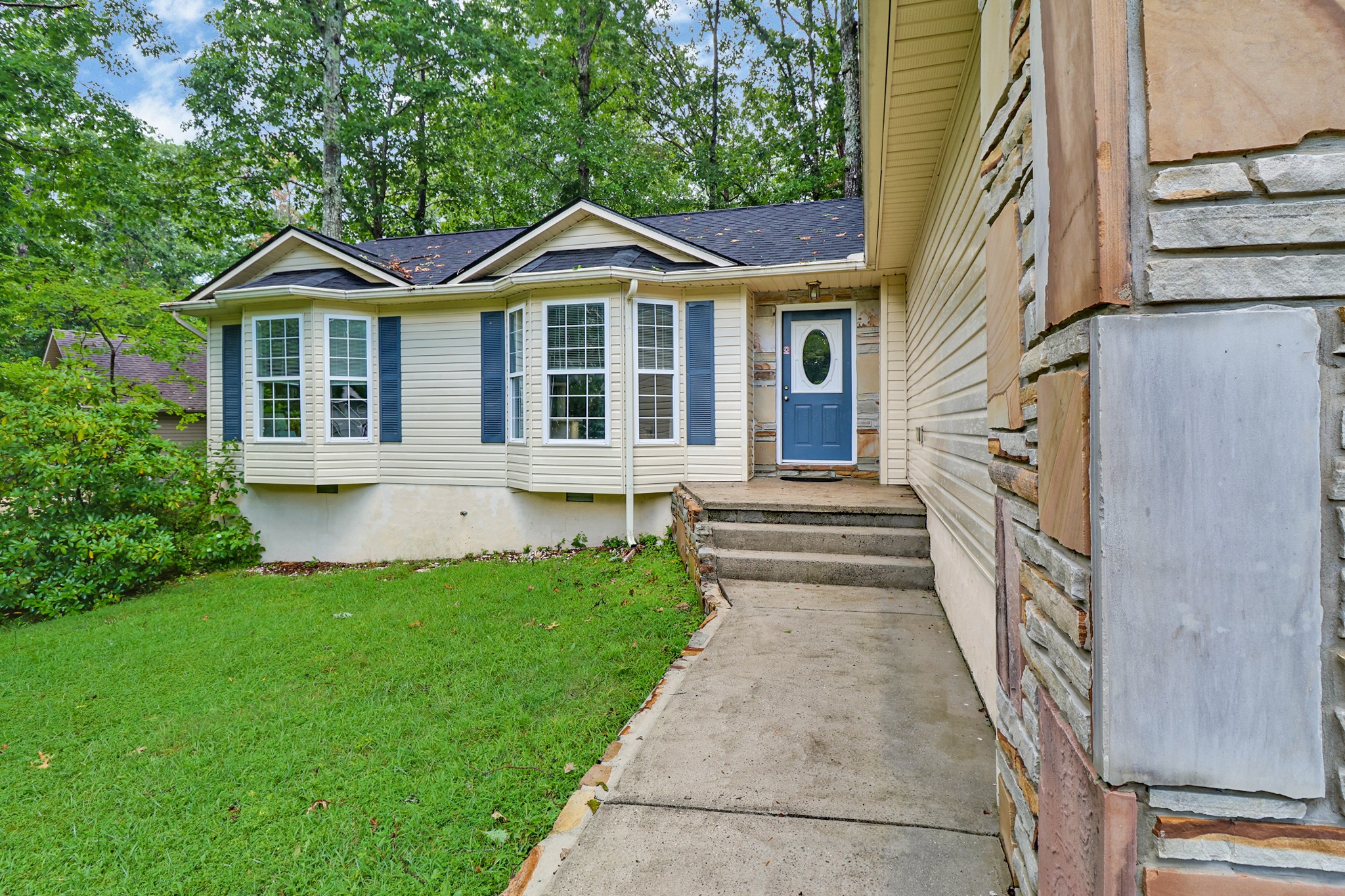 101 Ashdown Ln