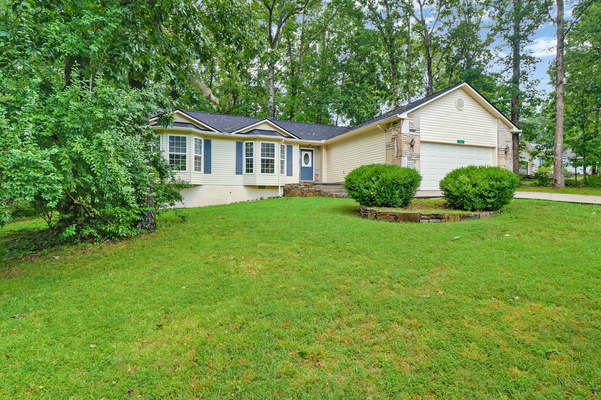 101 Ashdown Ln