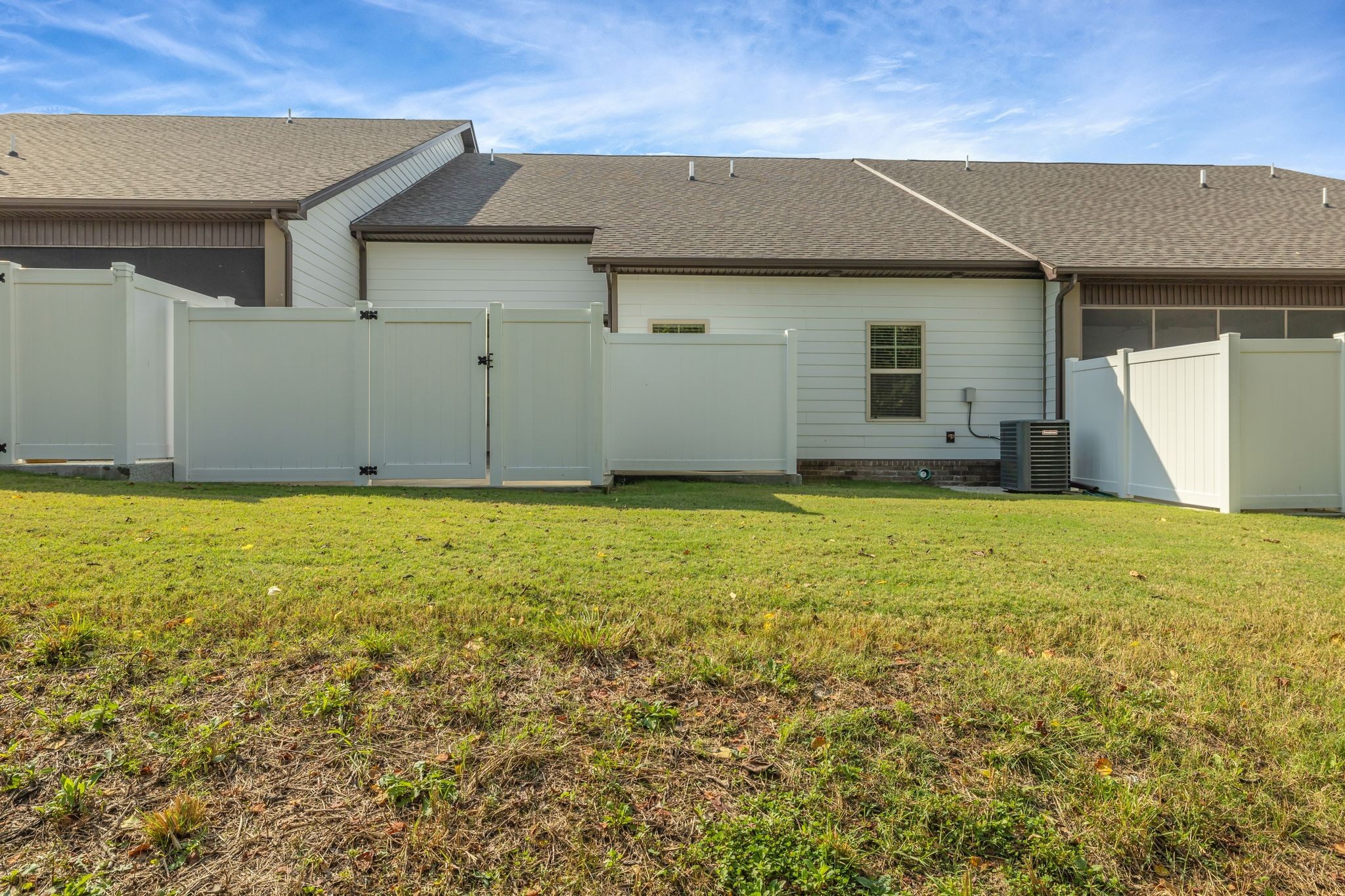 Murfreesboro, Tennessee 37128, United States, 2 Bedrooms Bedrooms, ,2 BathroomsBathrooms,Residential,Active,218479