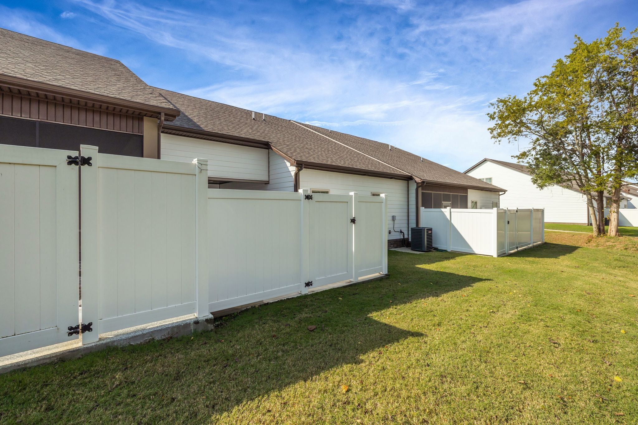 Murfreesboro, Tennessee 37128, United States, 2 Bedrooms Bedrooms, ,2 BathroomsBathrooms,Residential,Active,218479