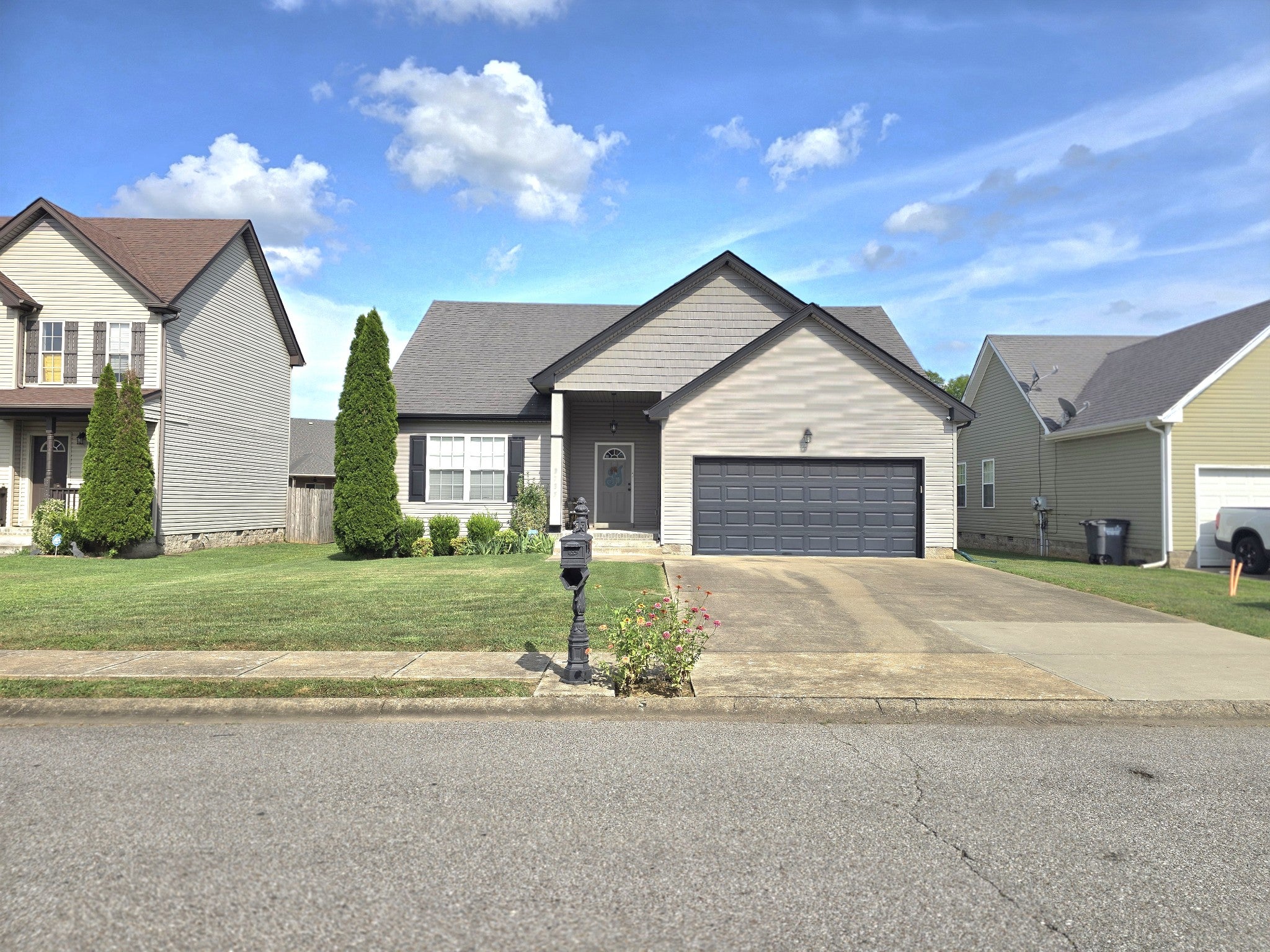3735 Gray Fox Dr