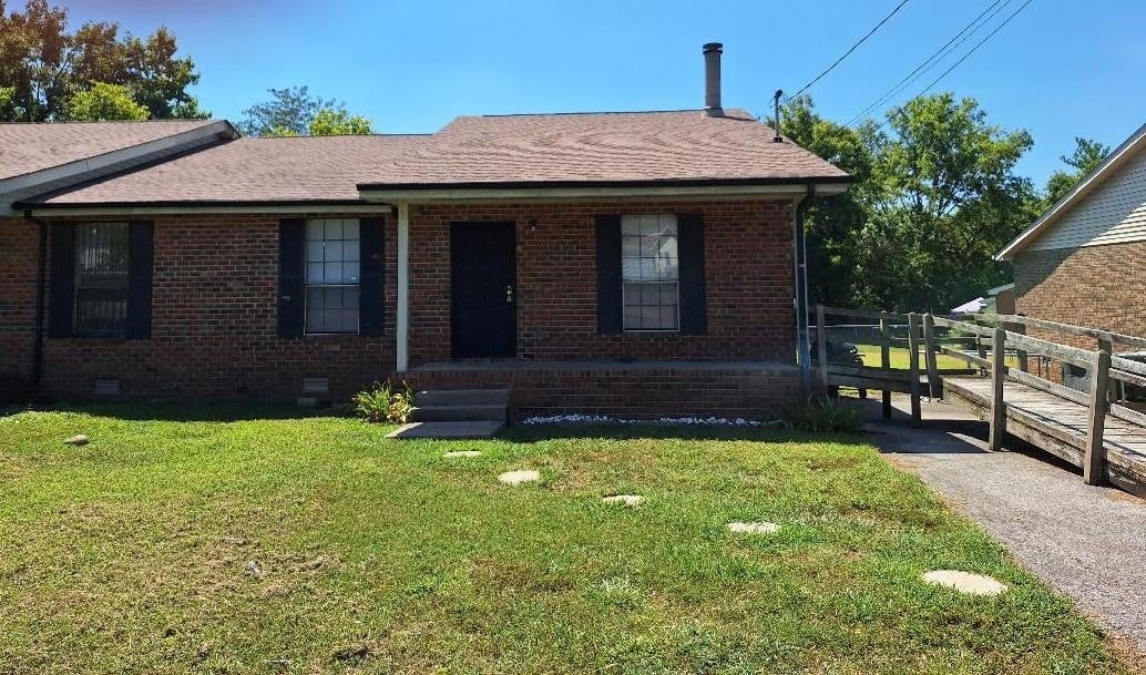 3.0-bed rental at 204 Fawnwood Ct