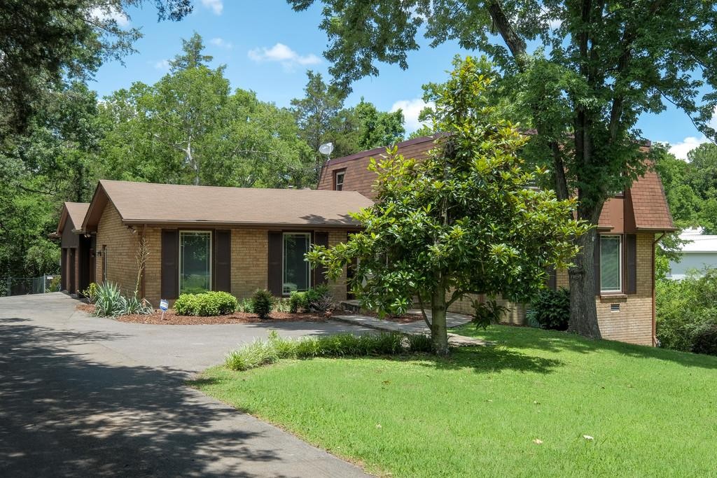 6560 Brownlee Dr