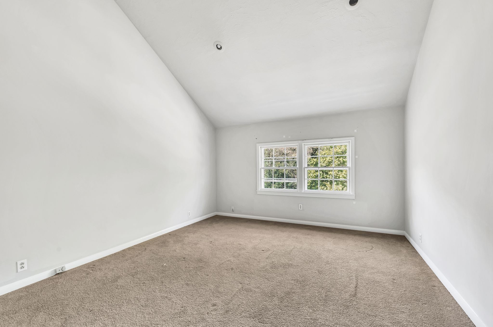 Nashville, Tennessee 37215, United States, 3 Bedrooms Bedrooms, ,2 BathroomsBathrooms,Residential,Active,39904