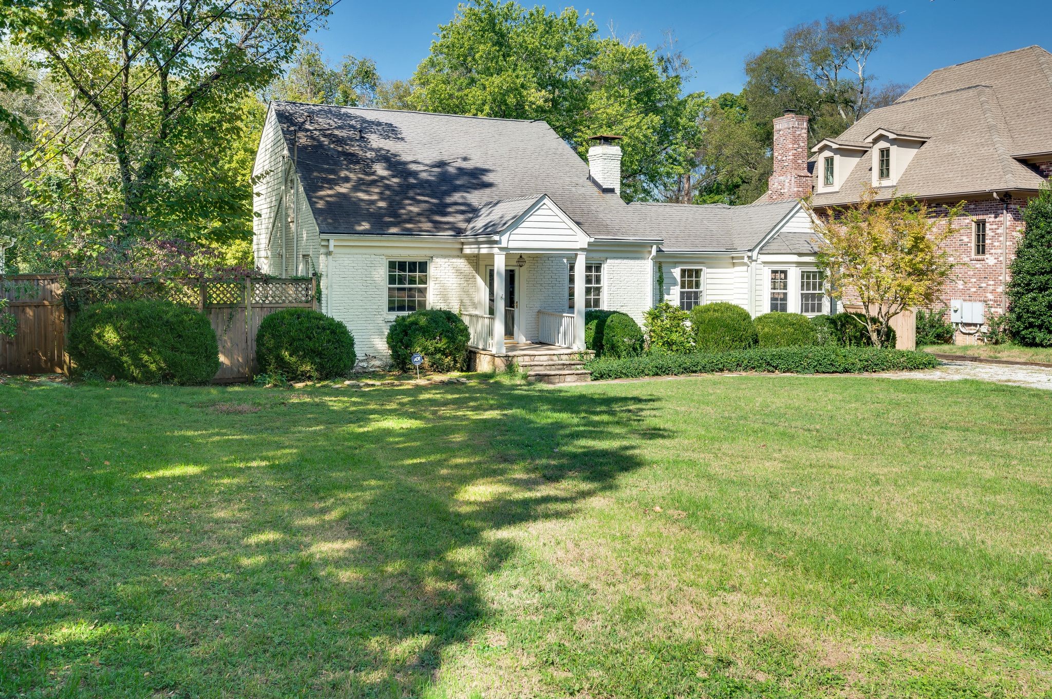 Nashville, Tennessee 37215, United States, 3 Bedrooms Bedrooms, ,2 BathroomsBathrooms,Residential,Active,39904