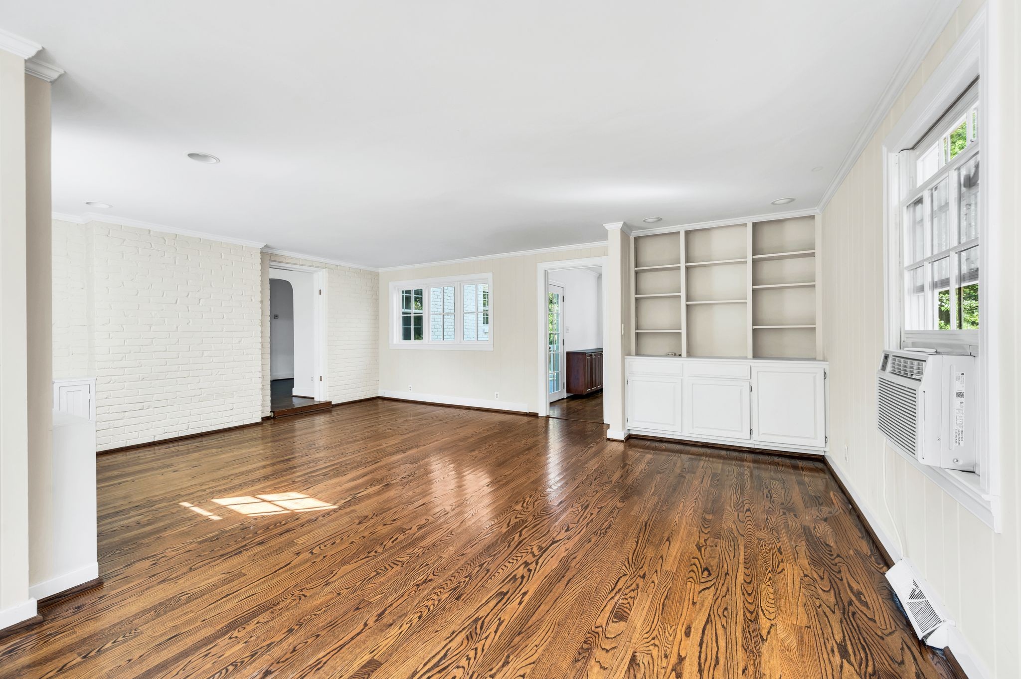 Nashville, Tennessee 37215, United States, 3 Bedrooms Bedrooms, ,2 BathroomsBathrooms,Residential,Active,39904