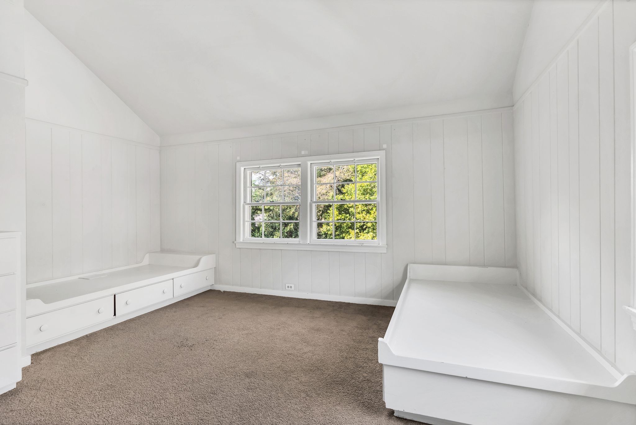 Nashville, Tennessee 37215, United States, 3 Bedrooms Bedrooms, ,2 BathroomsBathrooms,Residential,Active,39904