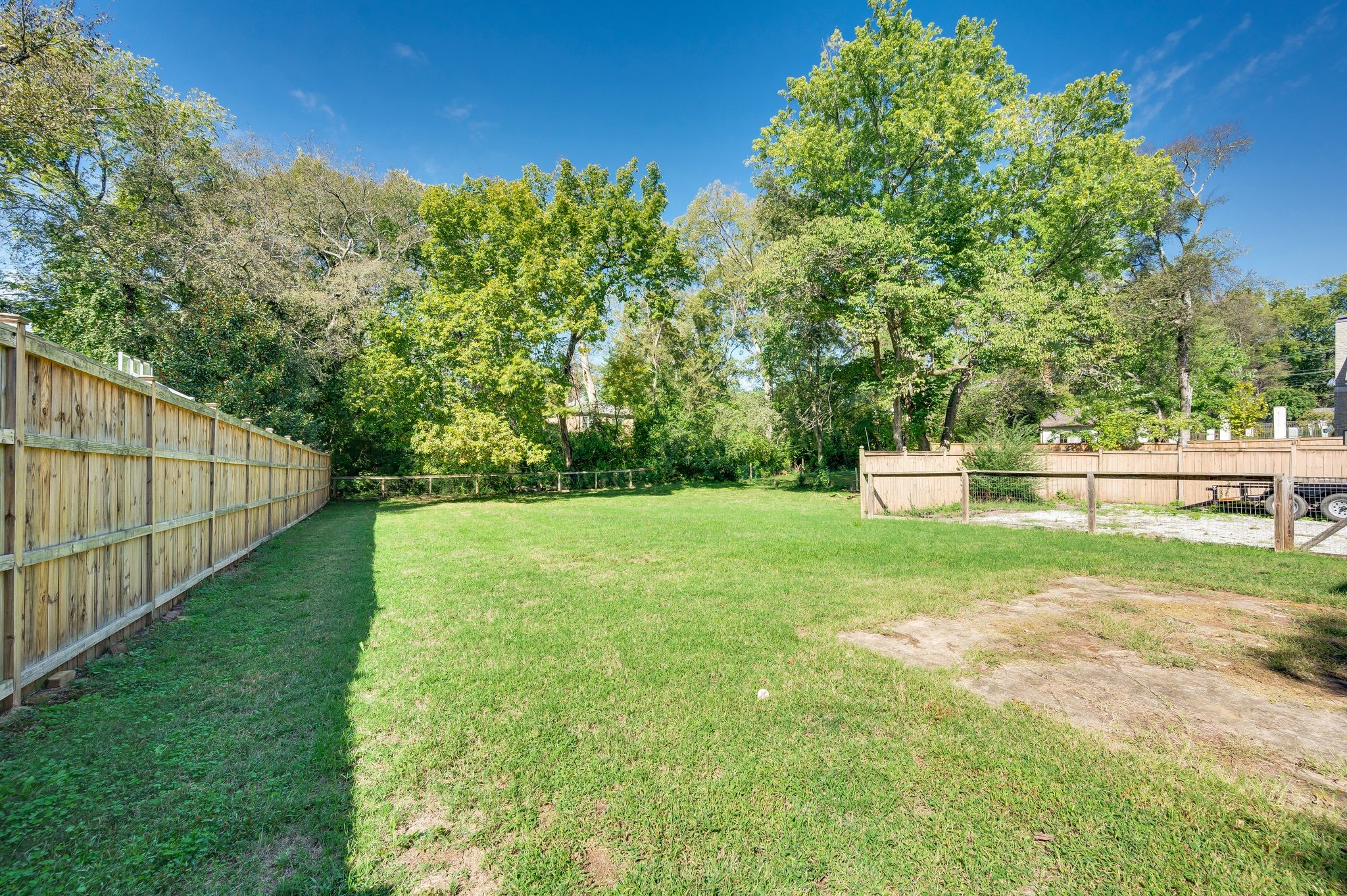 Nashville, Tennessee 37215, United States, 3 Bedrooms Bedrooms, ,2 BathroomsBathrooms,Residential,Active,39904