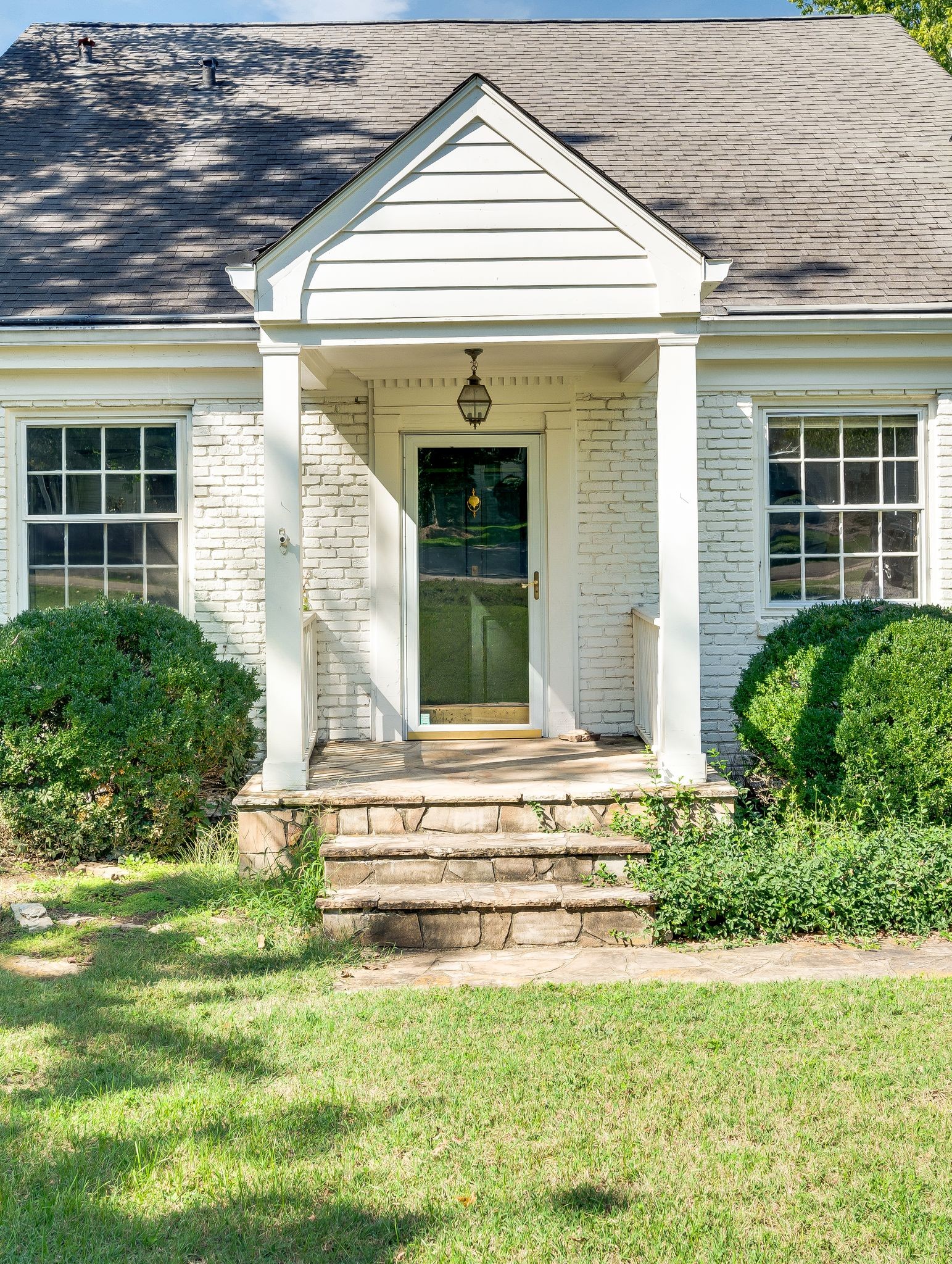 Nashville, Tennessee 37215, United States, 3 Bedrooms Bedrooms, ,2 BathroomsBathrooms,Residential,Active,39904