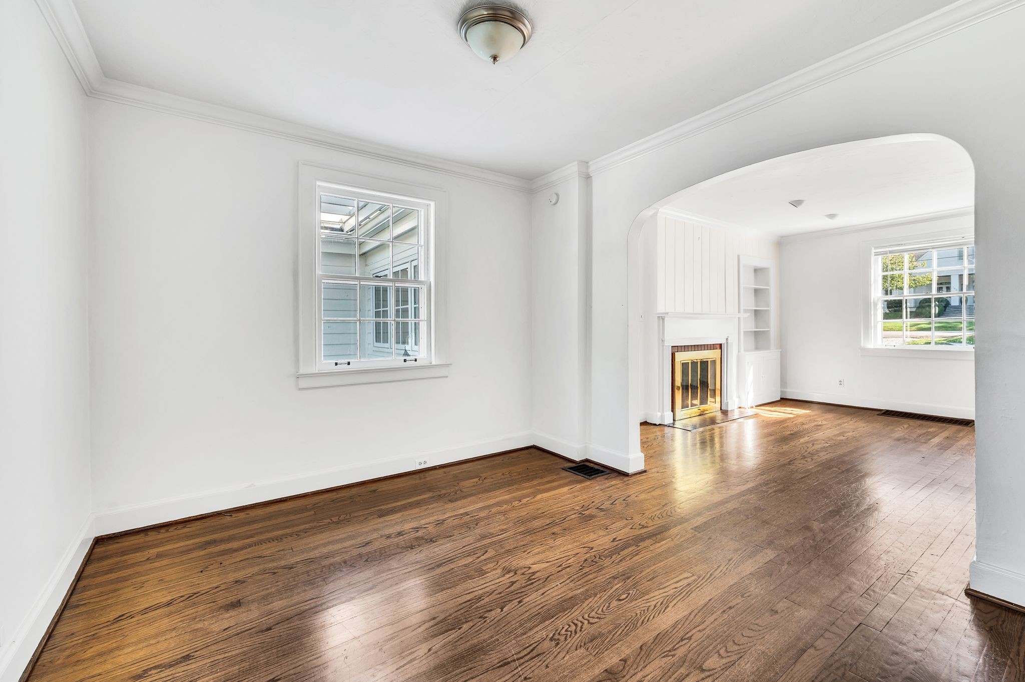 Nashville, Tennessee 37215, United States, 3 Bedrooms Bedrooms, ,2 BathroomsBathrooms,Residential,Active,39904