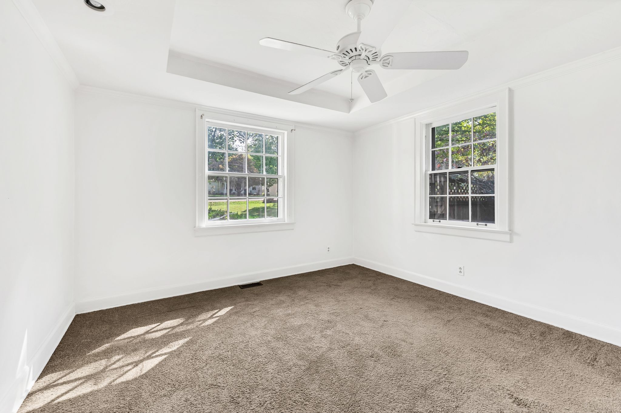 Nashville, Tennessee 37215, United States, 3 Bedrooms Bedrooms, ,2 BathroomsBathrooms,Residential,Active,39904