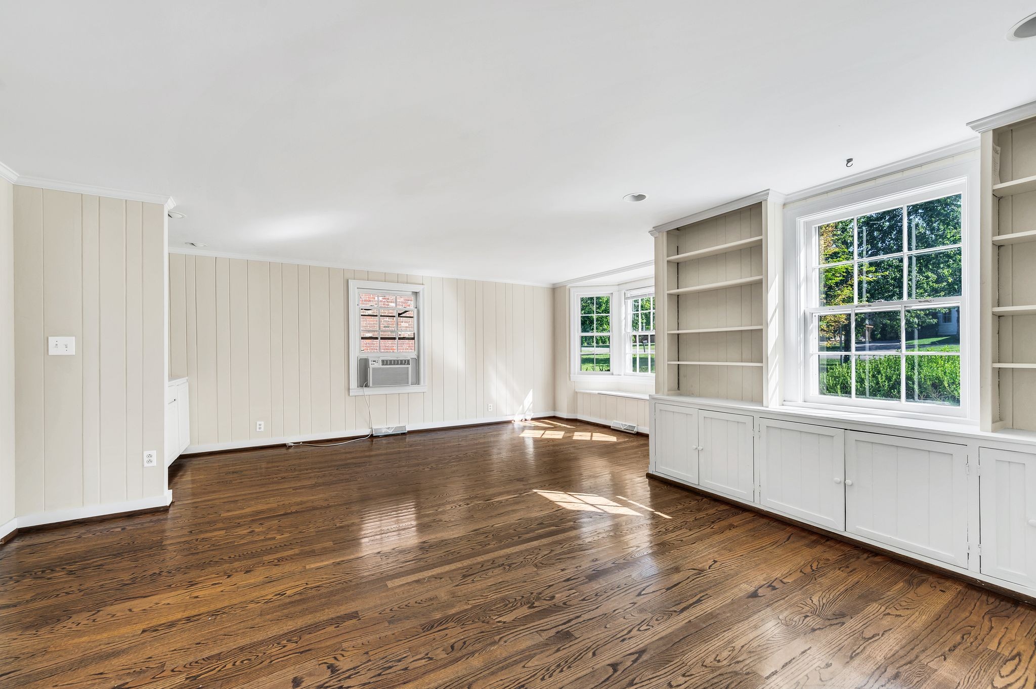 Nashville, Tennessee 37215, United States, 3 Bedrooms Bedrooms, ,2 BathroomsBathrooms,Residential,Active,39904