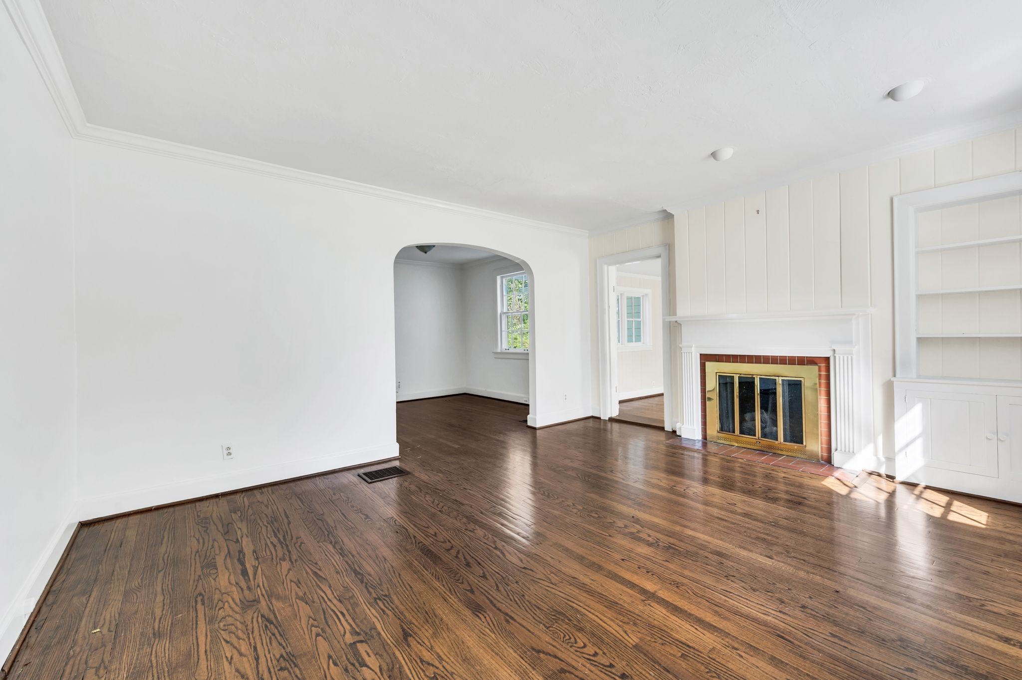 Nashville, Tennessee 37215, United States, 3 Bedrooms Bedrooms, ,2 BathroomsBathrooms,Residential,Active,39904