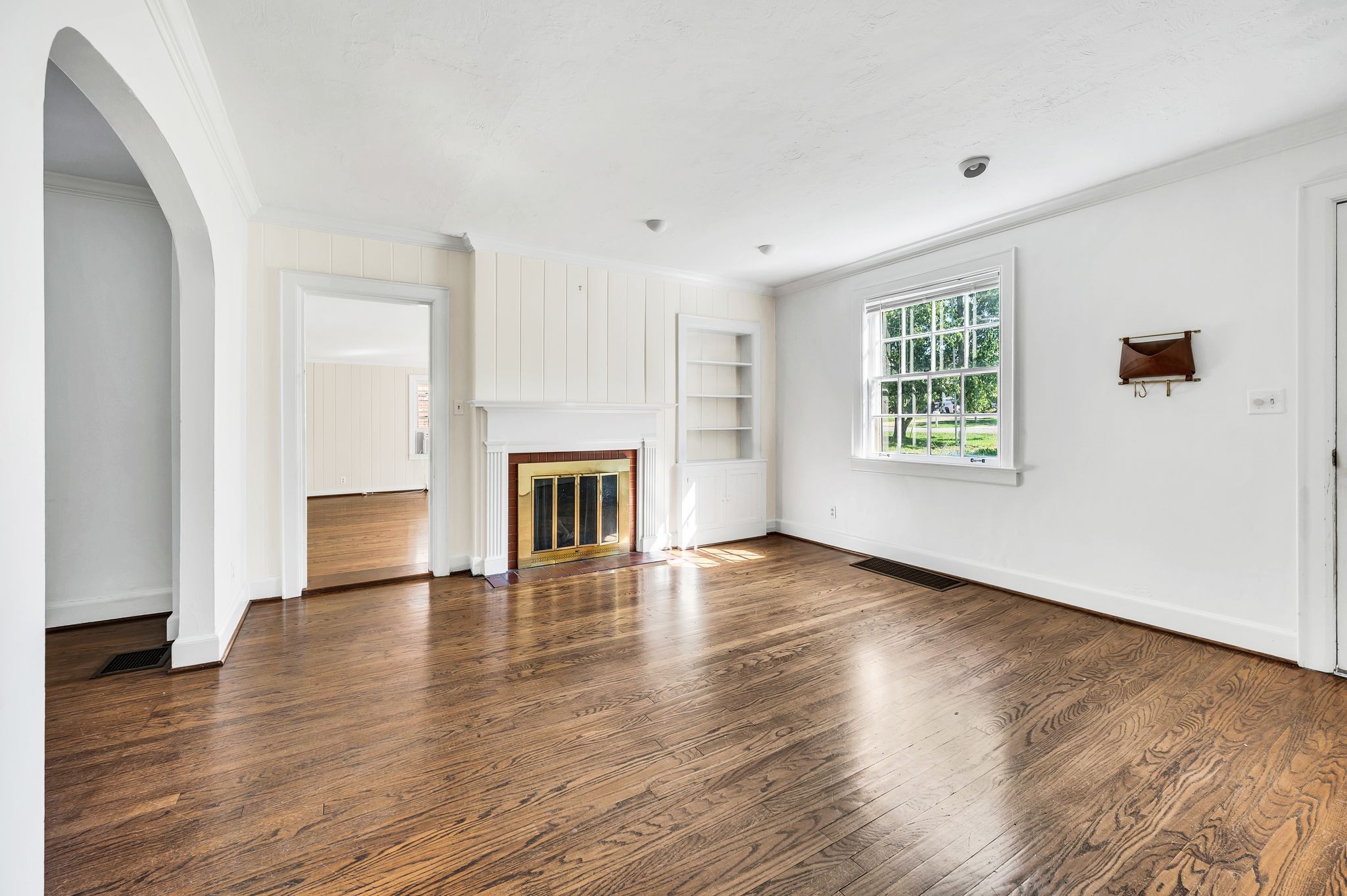 Nashville, Tennessee 37215, United States, 3 Bedrooms Bedrooms, ,2 BathroomsBathrooms,Residential,Active,39904