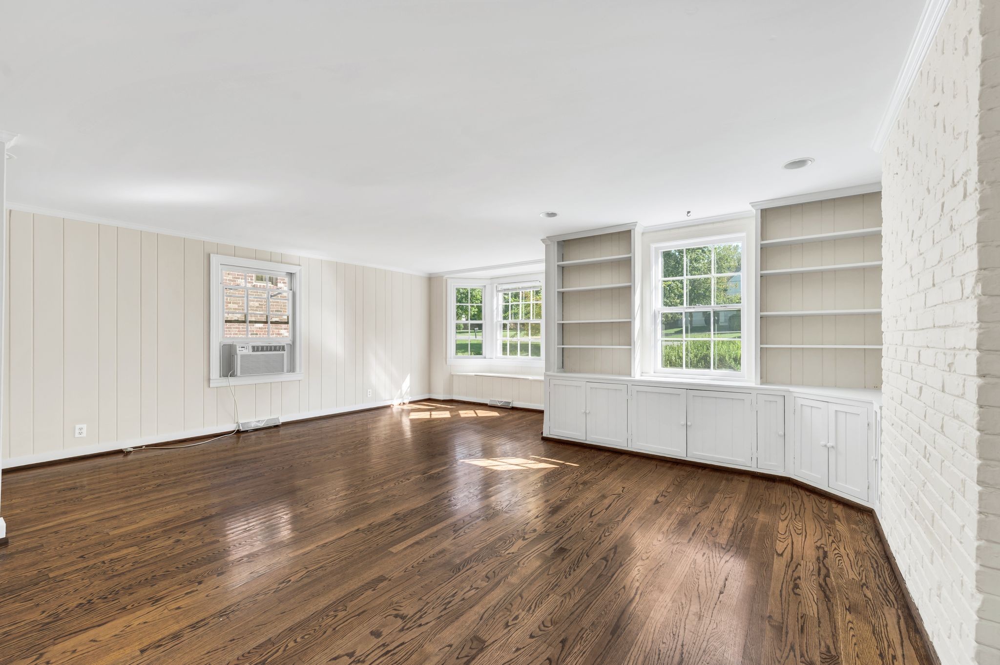 Nashville, Tennessee 37215, United States, 3 Bedrooms Bedrooms, ,2 BathroomsBathrooms,Residential,Active,39904