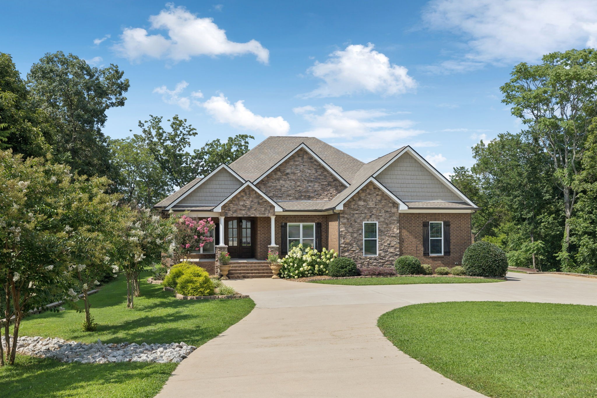 1204 Valarie Ln
