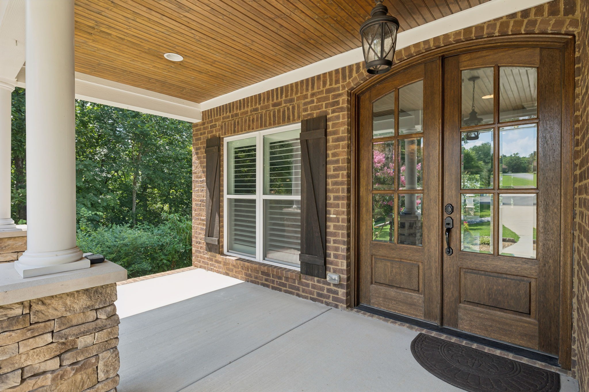1204 Valarie Ln