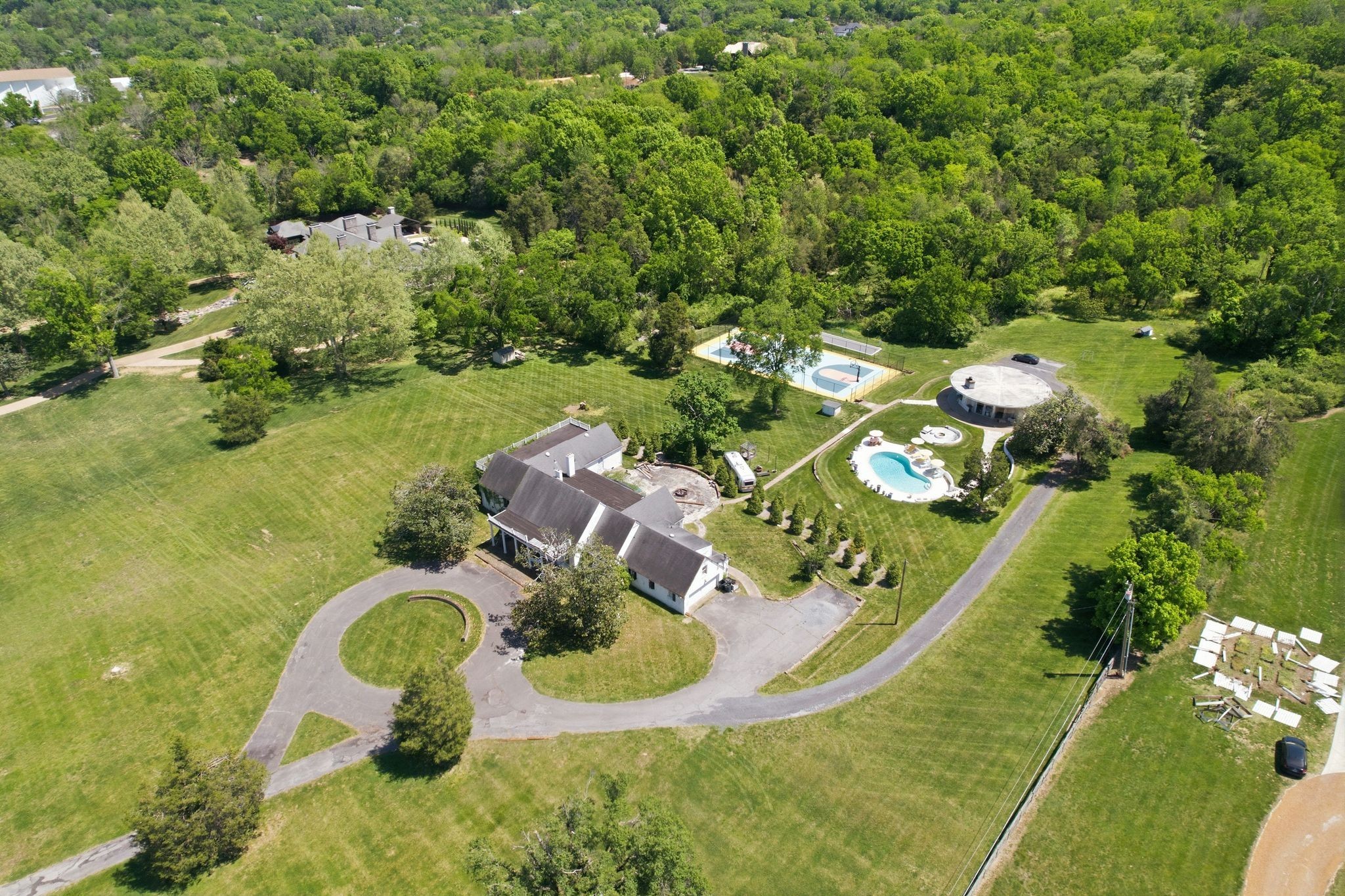 5840 Hillsboro Pike