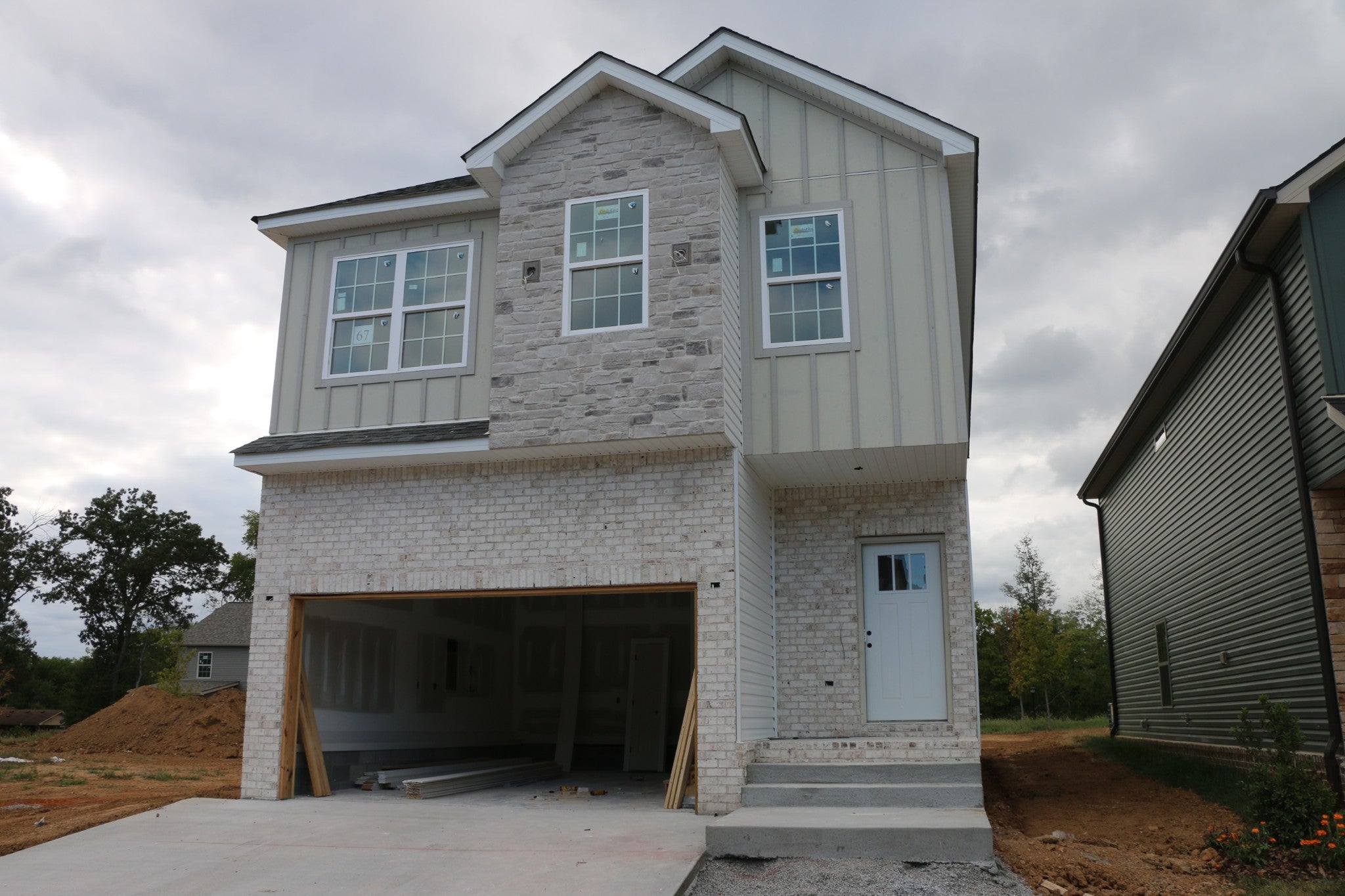 522 Charleston Cove Way