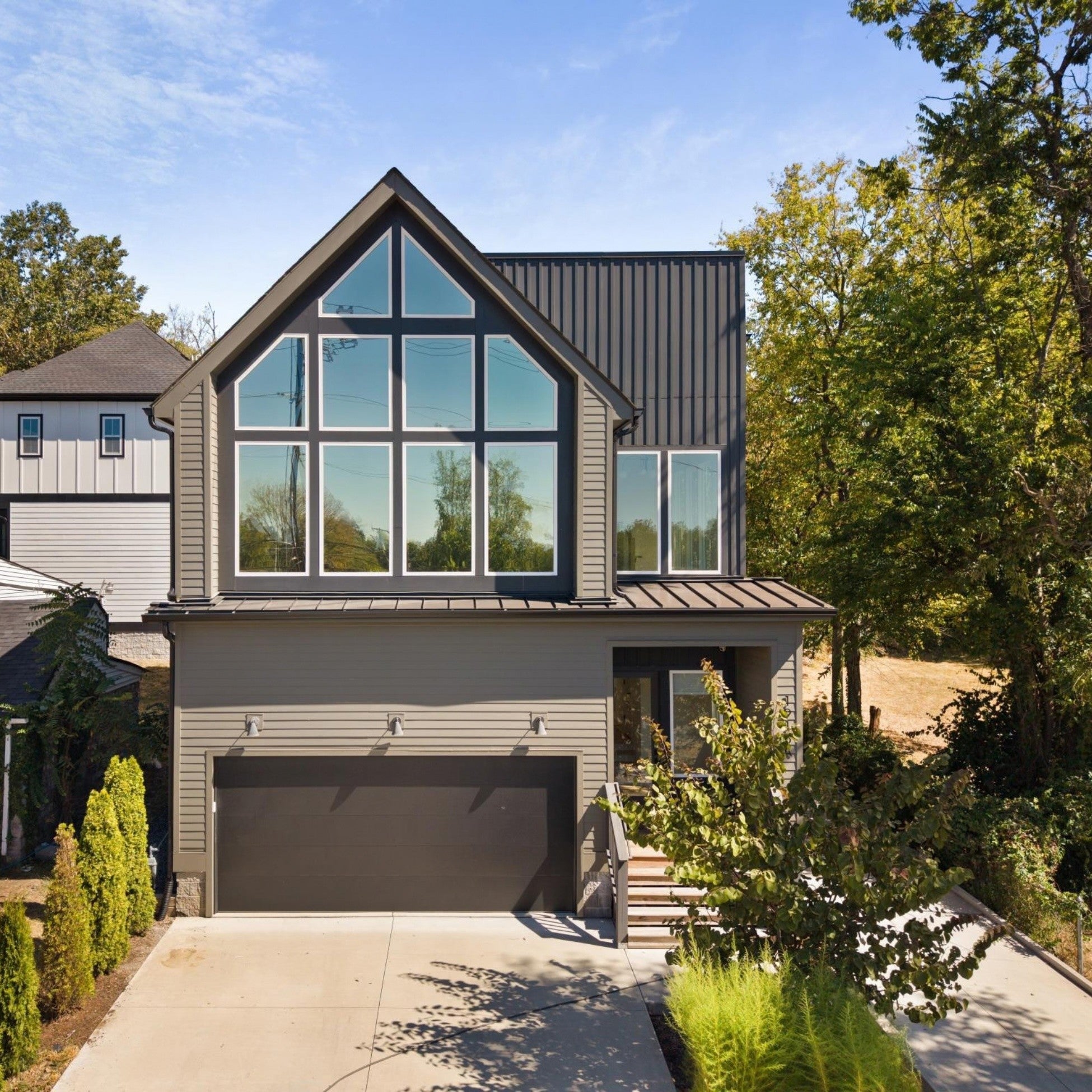 4-bed listing at 1915a Scott Ave, Nashville