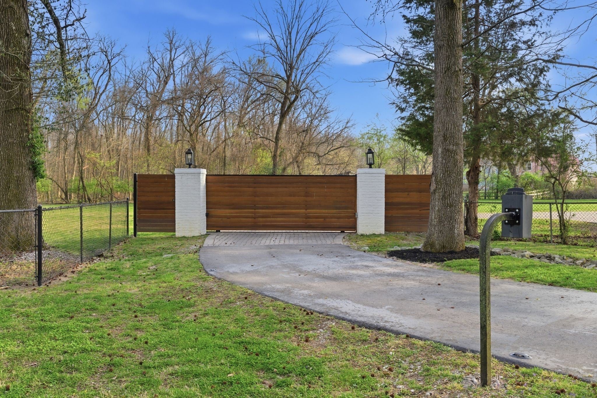 2616 Tiffany Dr