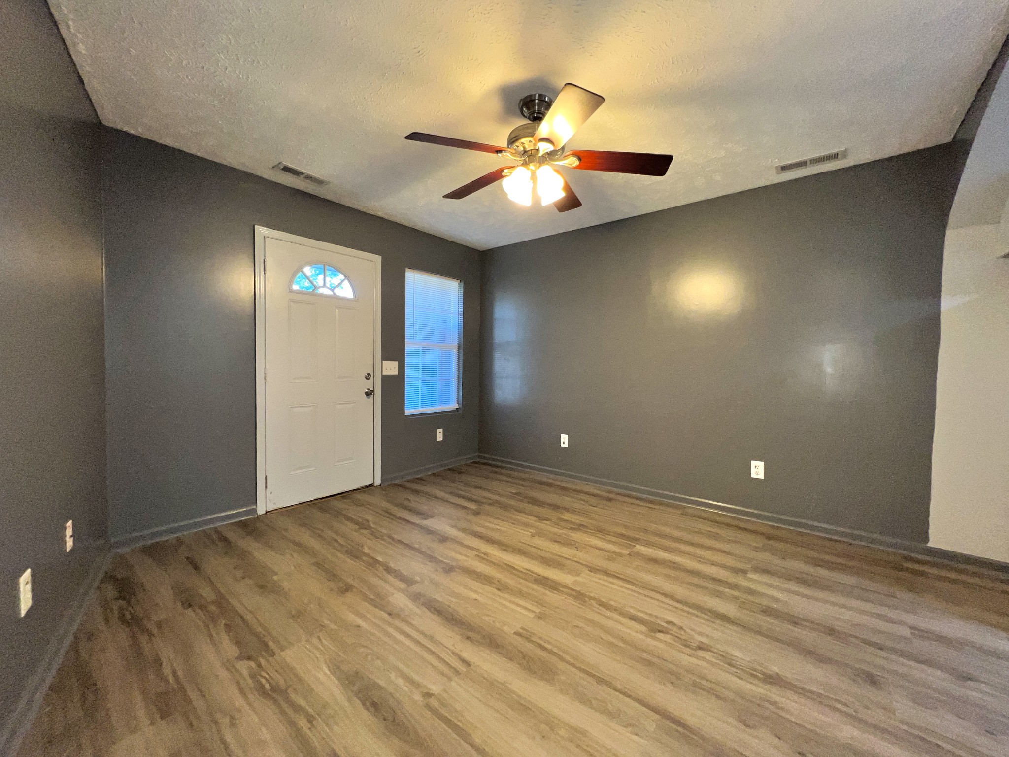 115 W End Cir