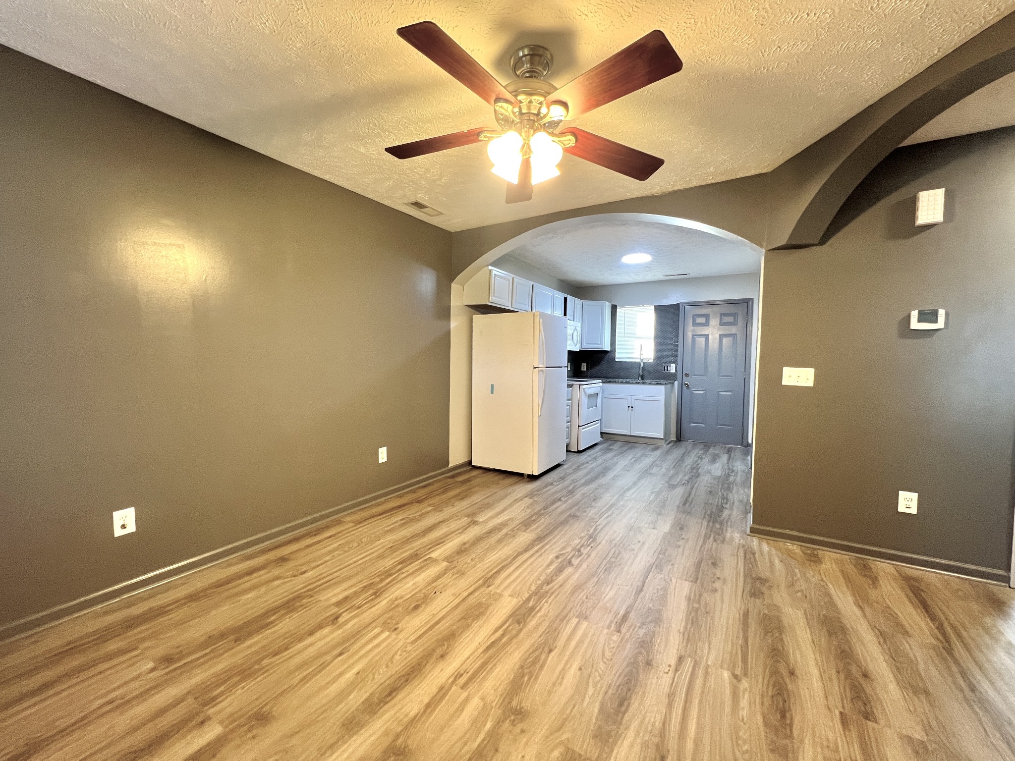 115 W End Cir