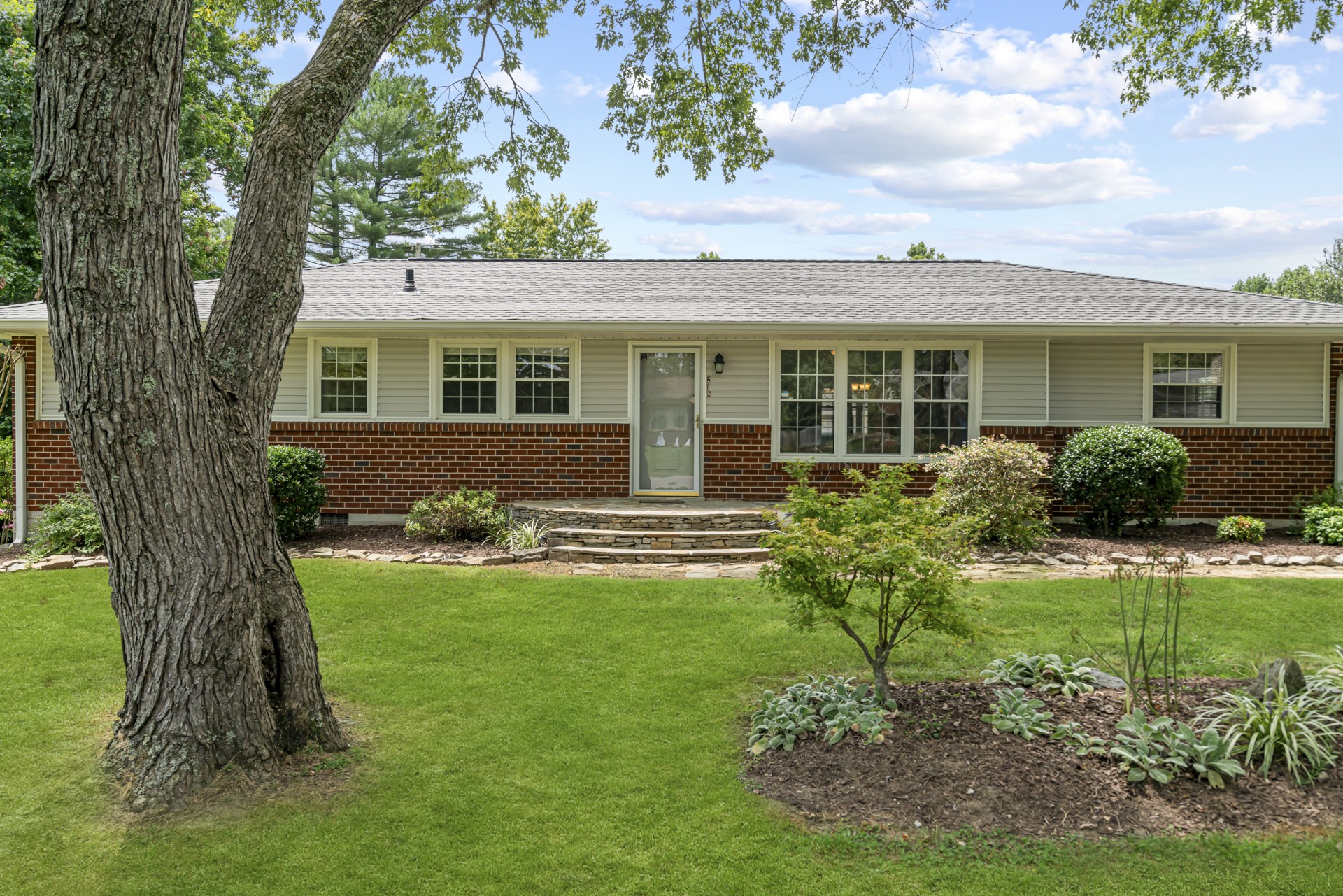 View Columbia, TN 38401 house