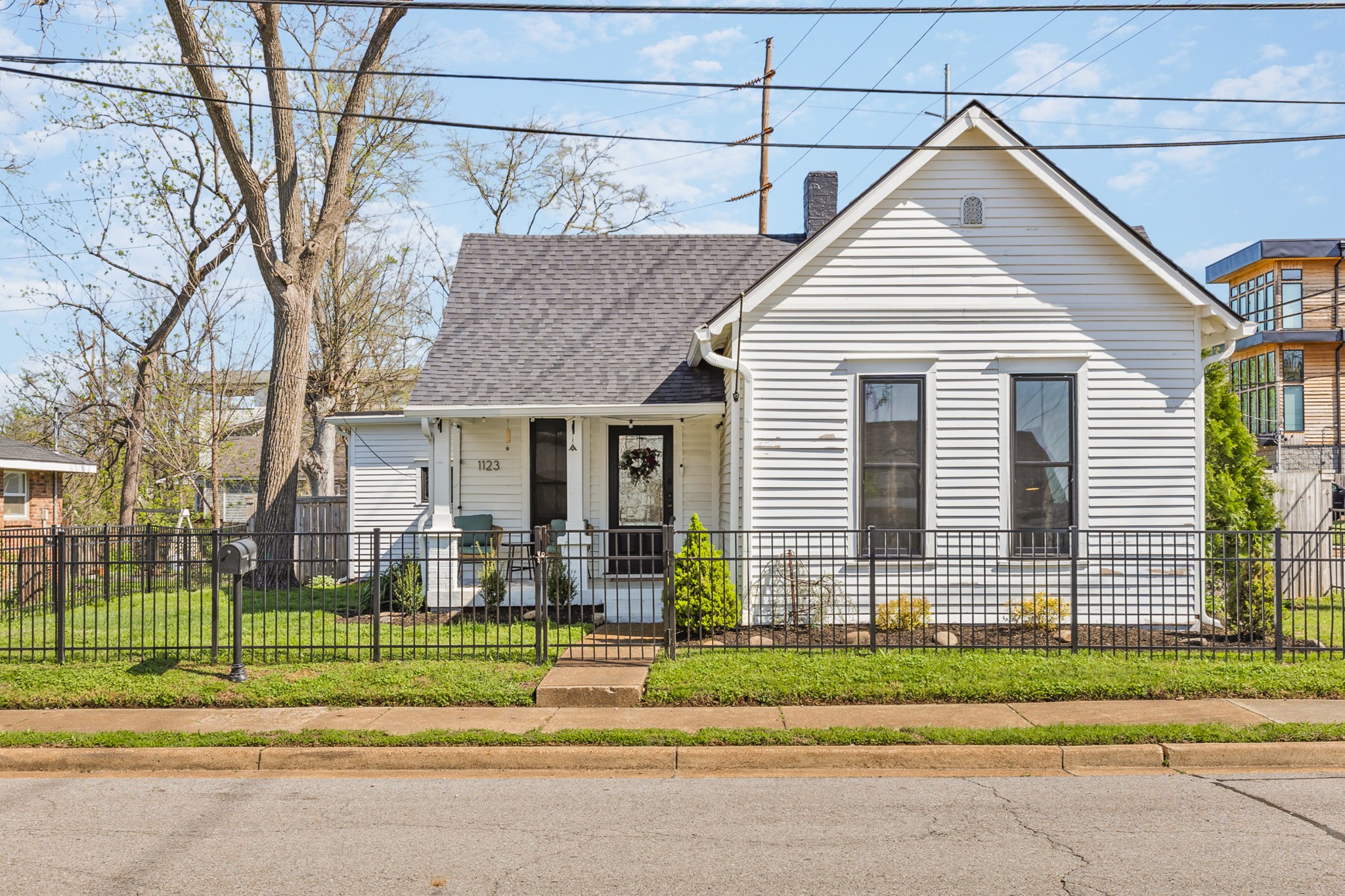 1123 Glenview Dr