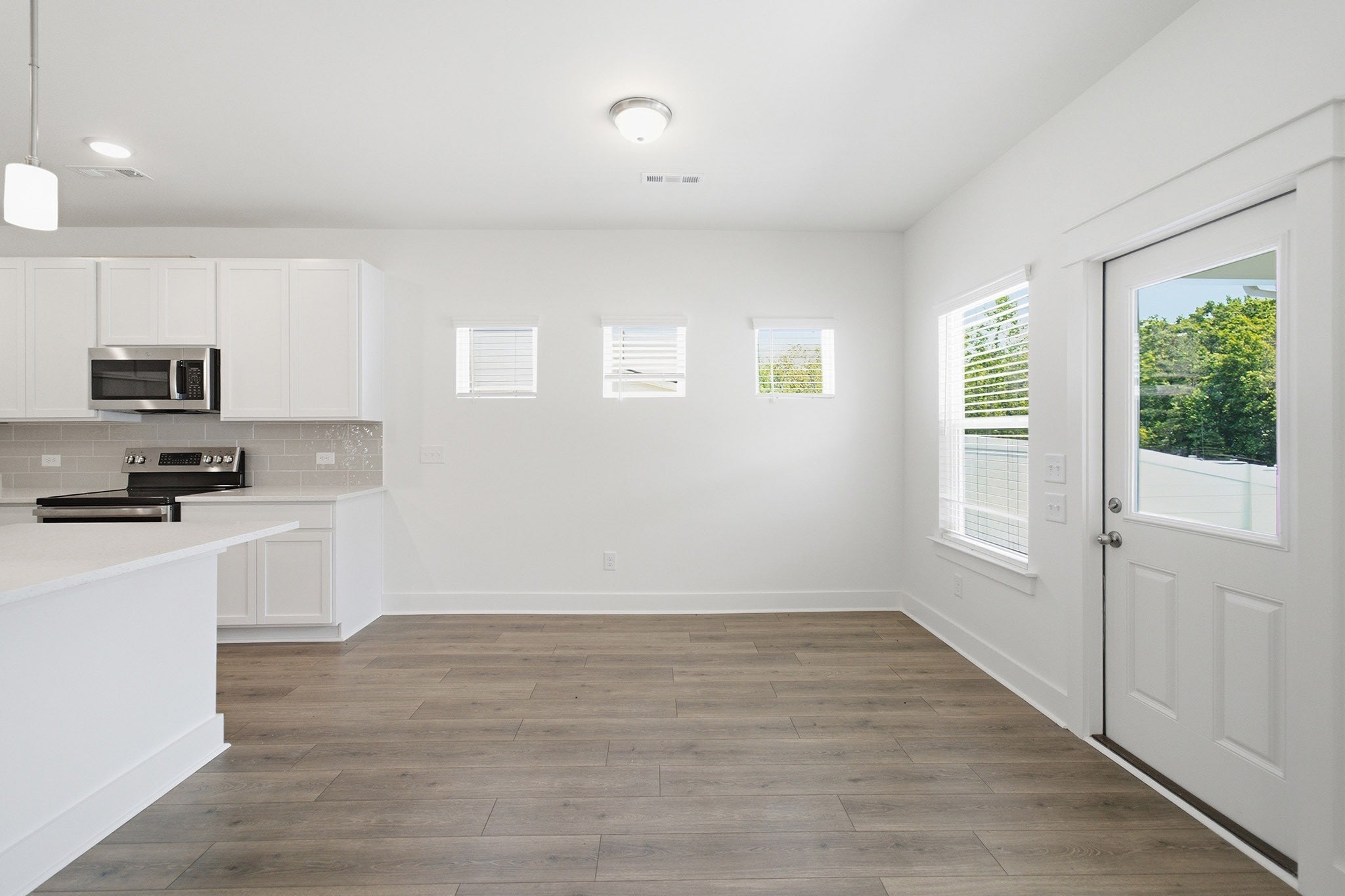 7293 Fairlawn Dr