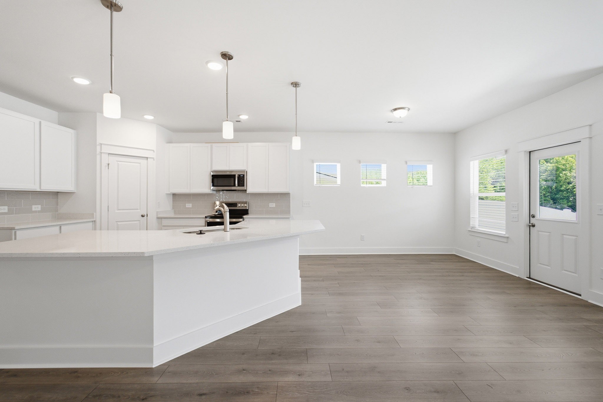 7293 Fairlawn Dr