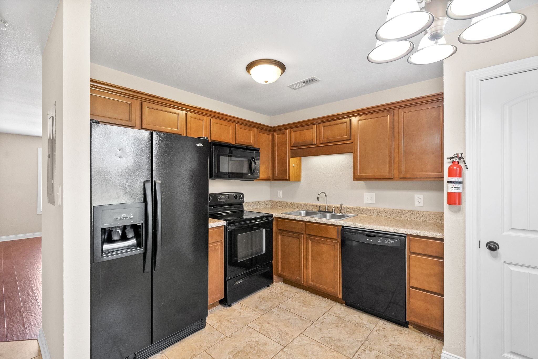 Clarksville, Tennessee 37042, United States, 2 Bedrooms Bedrooms, ,2 BathroomsBathrooms,Residential,Active,237024