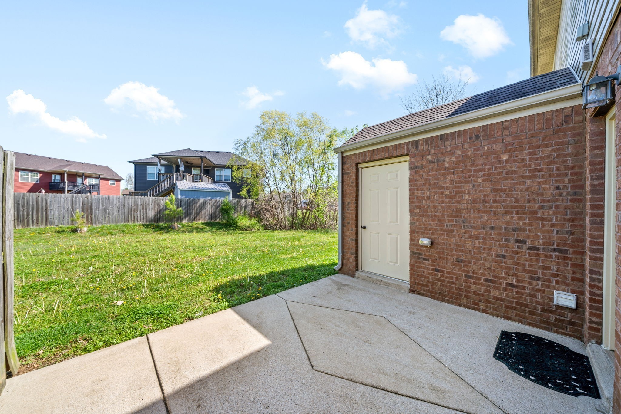 Clarksville, Tennessee 37042, United States, 2 Bedrooms Bedrooms, ,2 BathroomsBathrooms,Residential,Active,237024