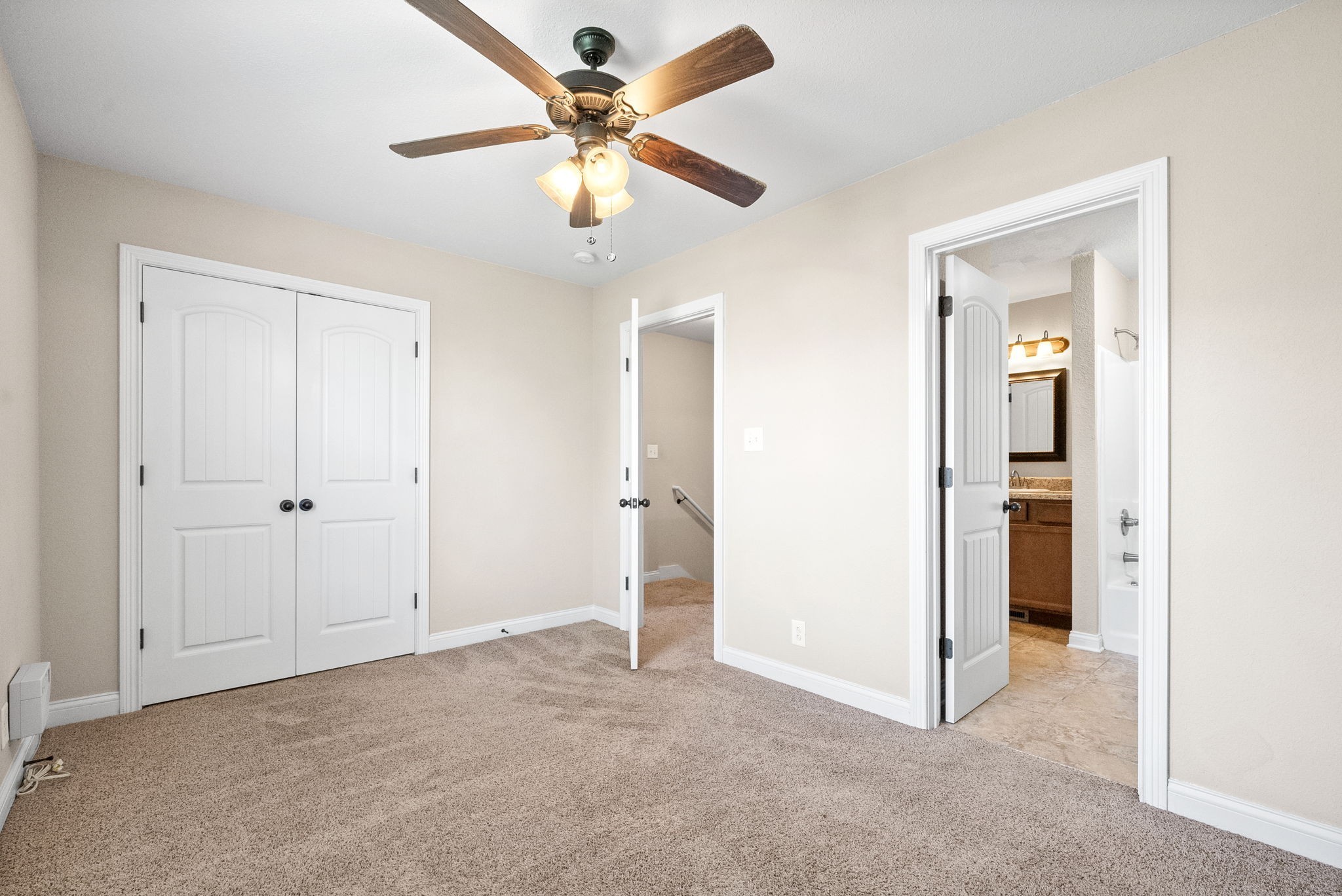 Clarksville, Tennessee 37042, United States, 2 Bedrooms Bedrooms, ,2 BathroomsBathrooms,Residential,Active,237024