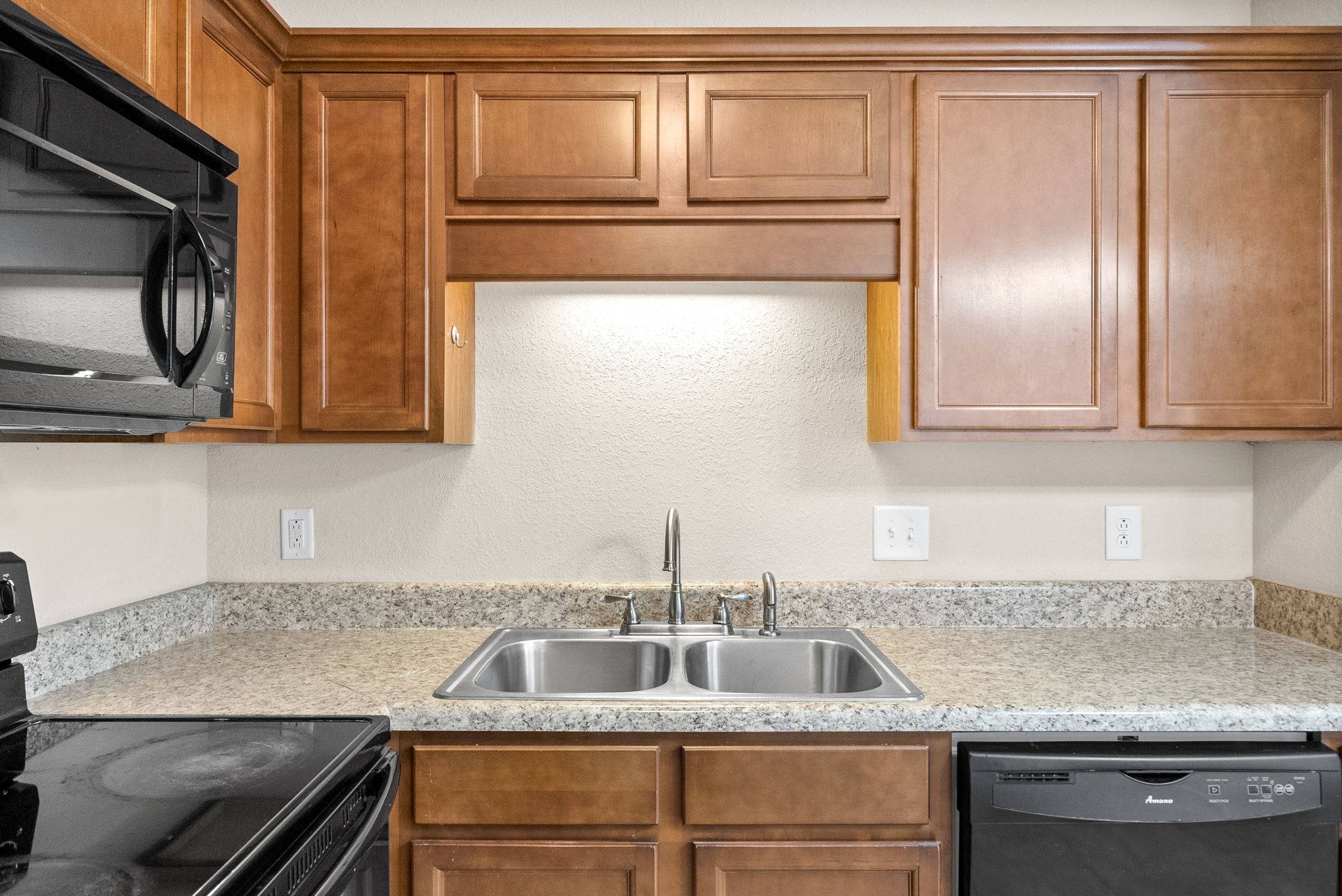 Clarksville, Tennessee 37042, United States, 2 Bedrooms Bedrooms, ,2 BathroomsBathrooms,Residential,Active,237024