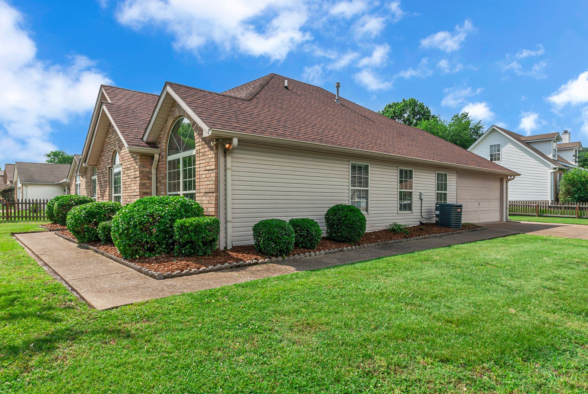 2240 Joann Dr
